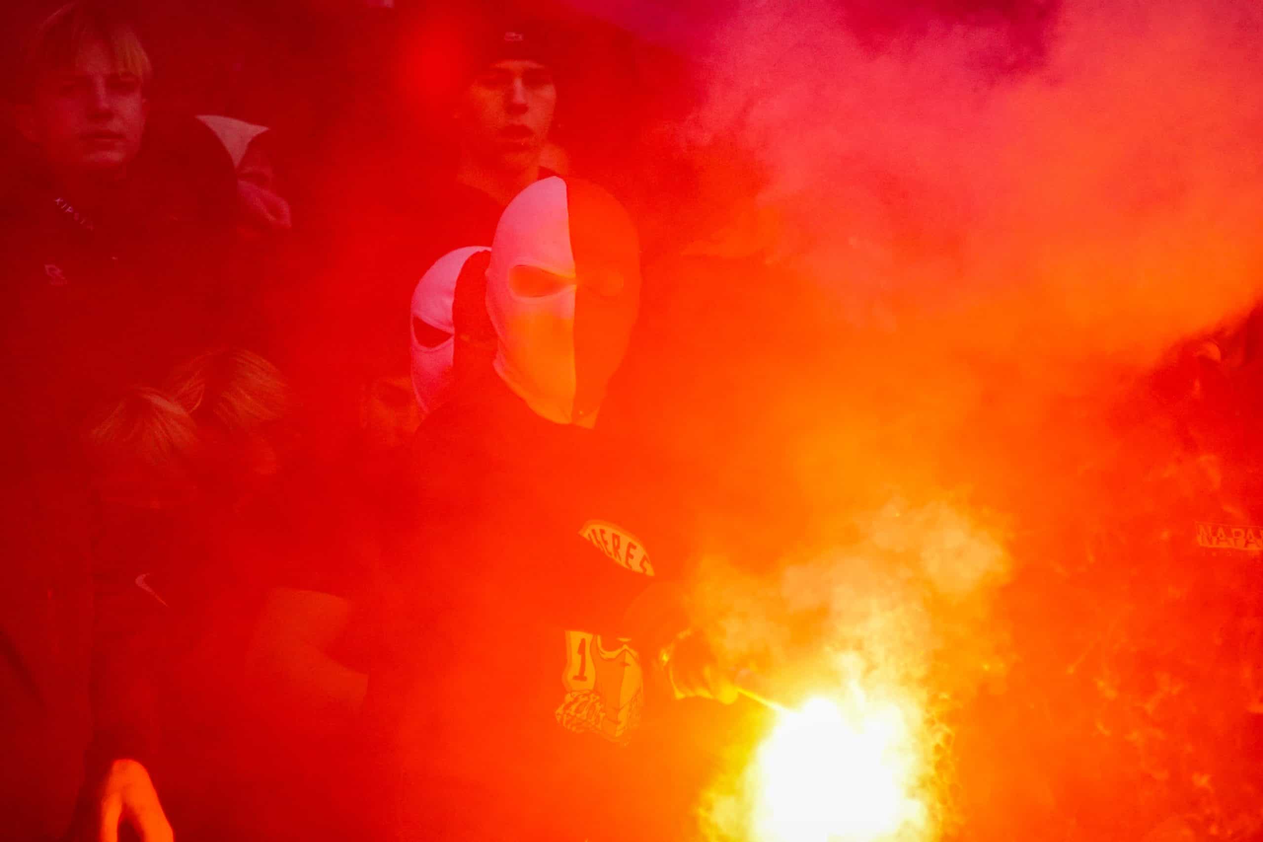 Willem II-supporters laten van zich horen bij terugkeer Brabantse derby