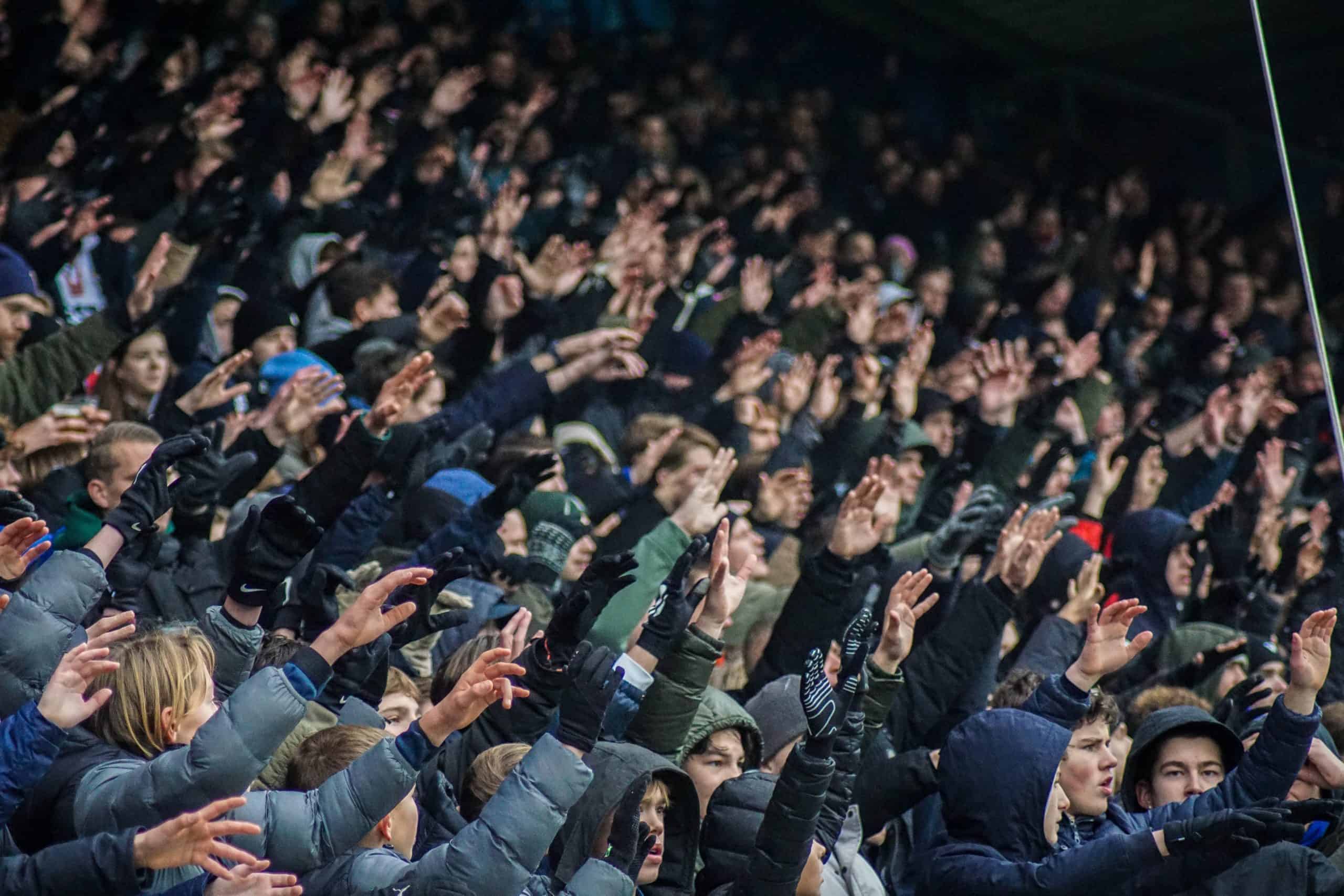 Willem II-supporters laten van zich horen bij terugkeer Brabantse derby