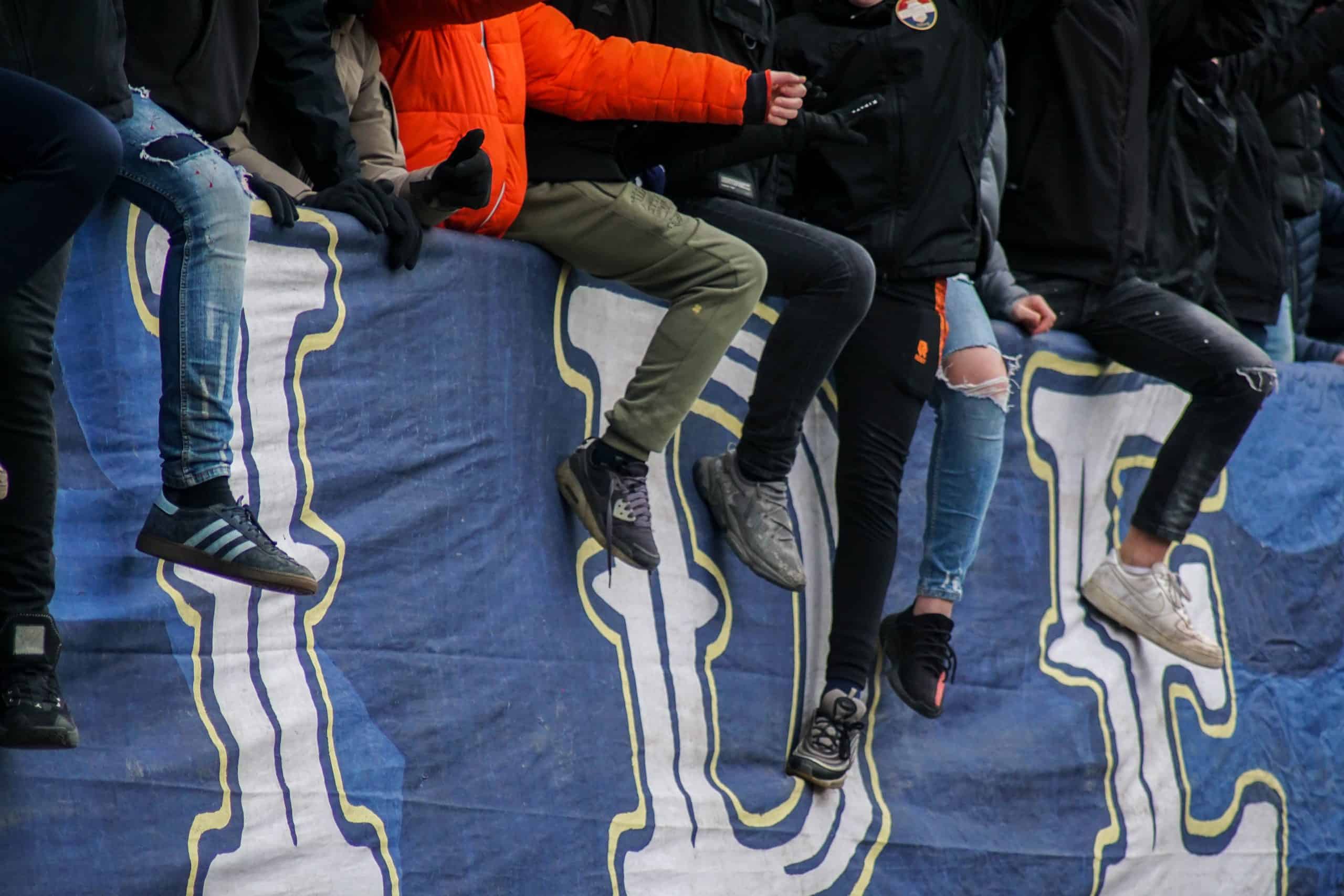 Willem II-supporters laten van zich horen bij terugkeer Brabantse derby
