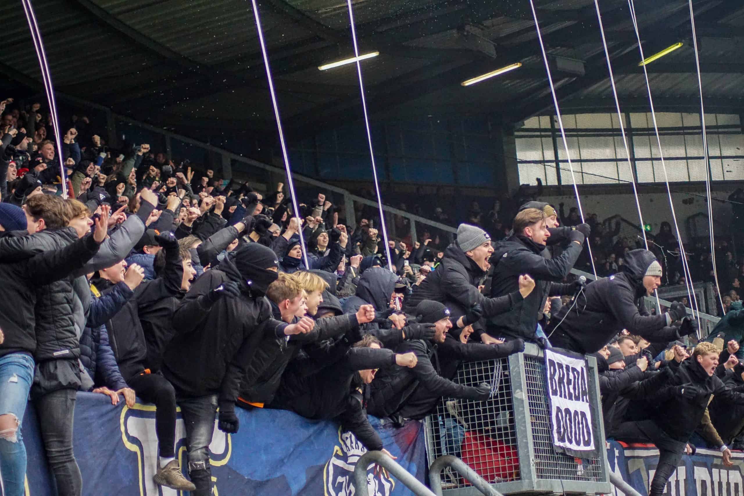 Willem II-supporters laten van zich horen bij terugkeer Brabantse derby