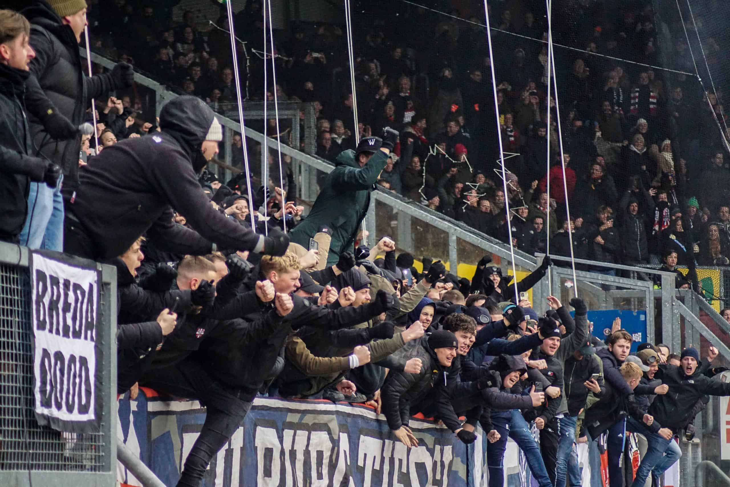 Willem II-supporters laten van zich horen bij terugkeer Brabantse derby