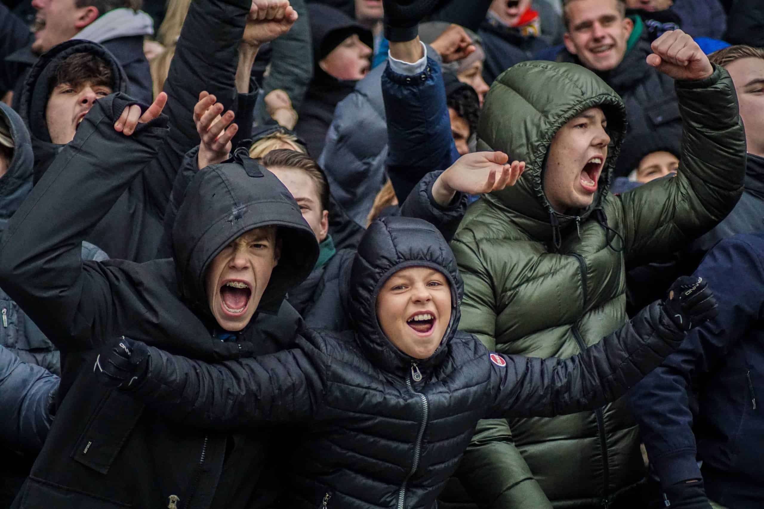 Willem II-supporters laten van zich horen bij terugkeer Brabantse derby