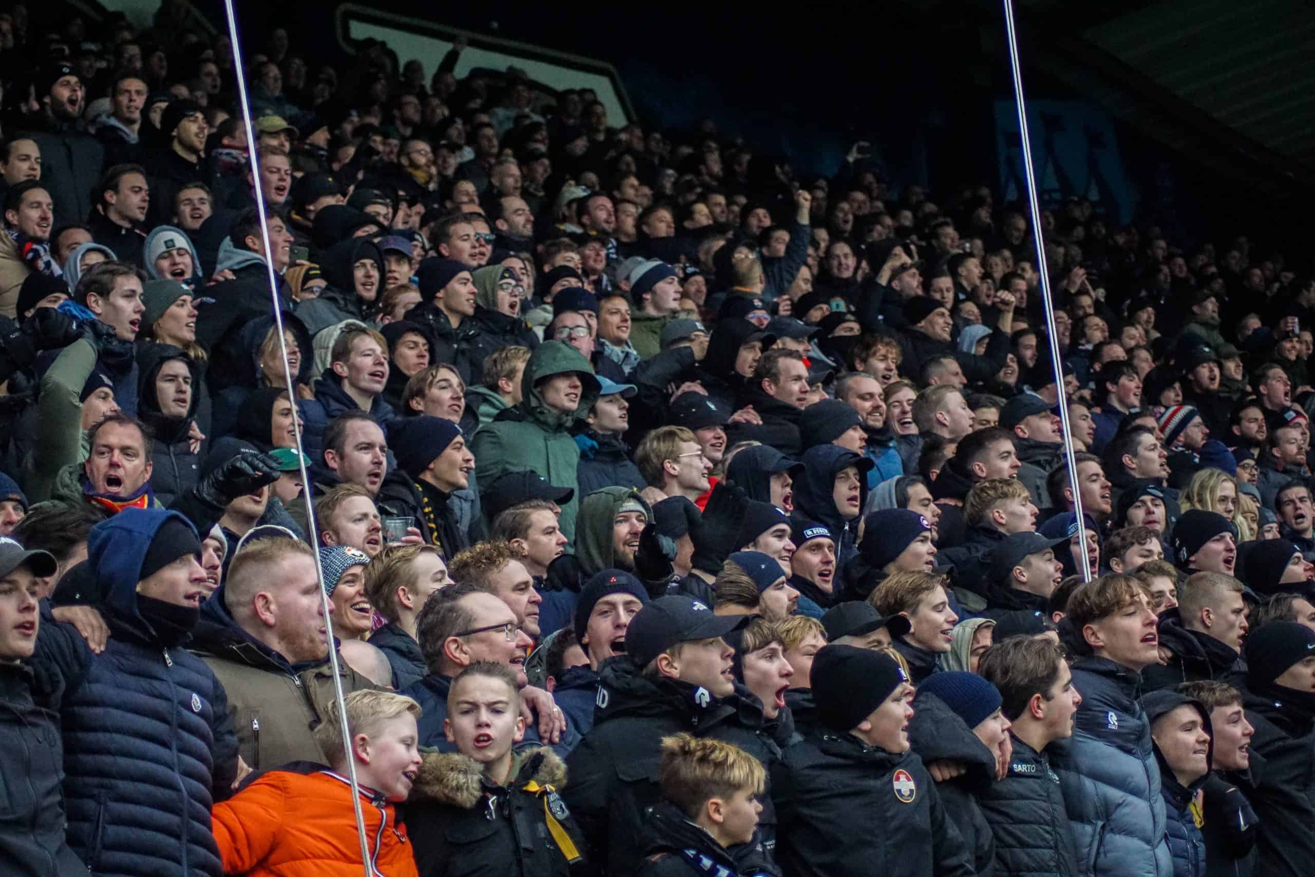 Willem II-supporters laten van zich horen bij terugkeer Brabantse derby