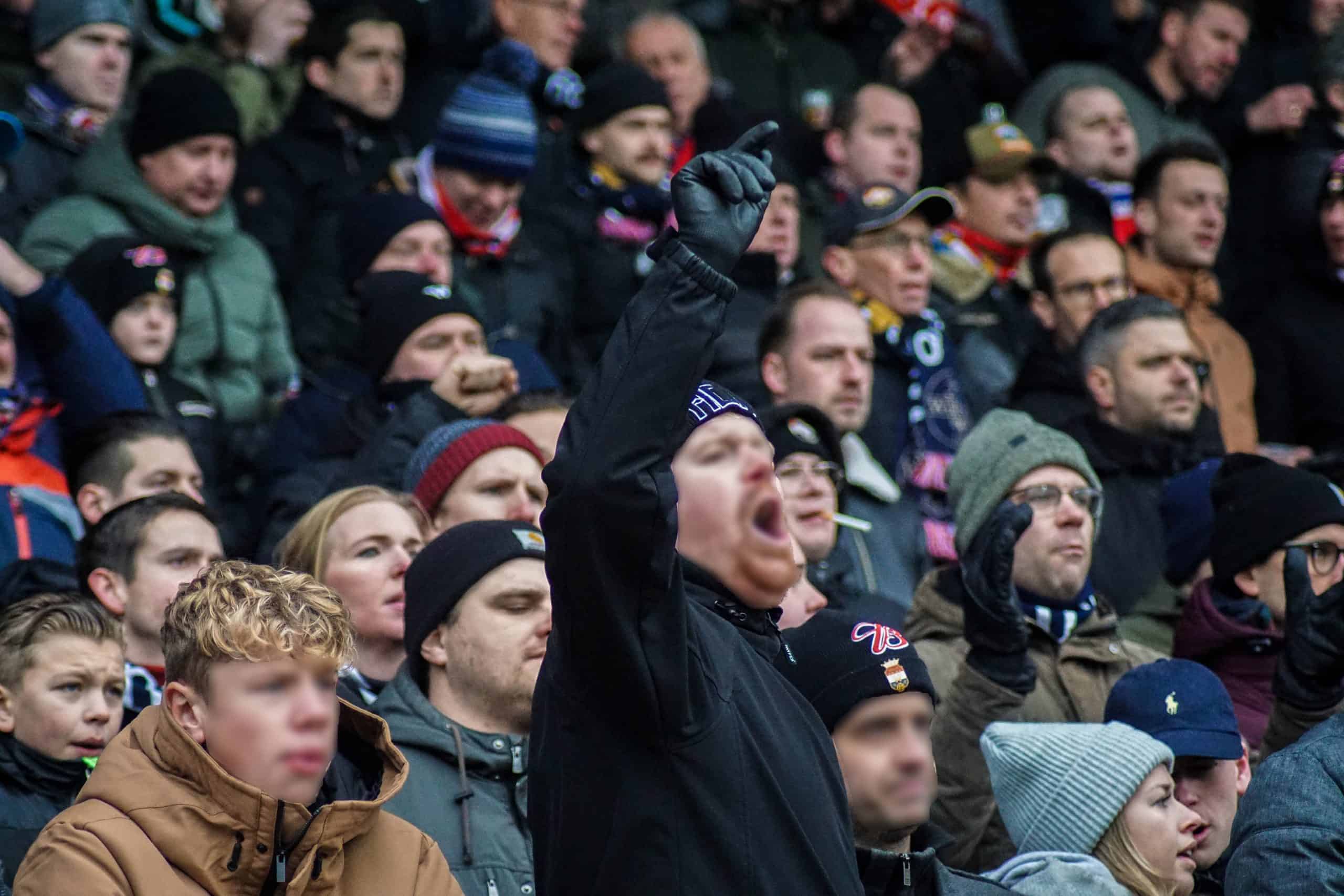 Willem II-supporters laten van zich horen bij terugkeer Brabantse derby