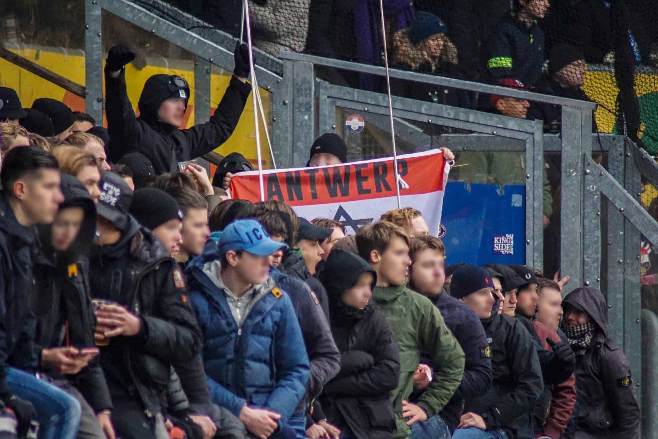 Willem II-supporters laten van zich horen bij terugkeer Brabantse derby