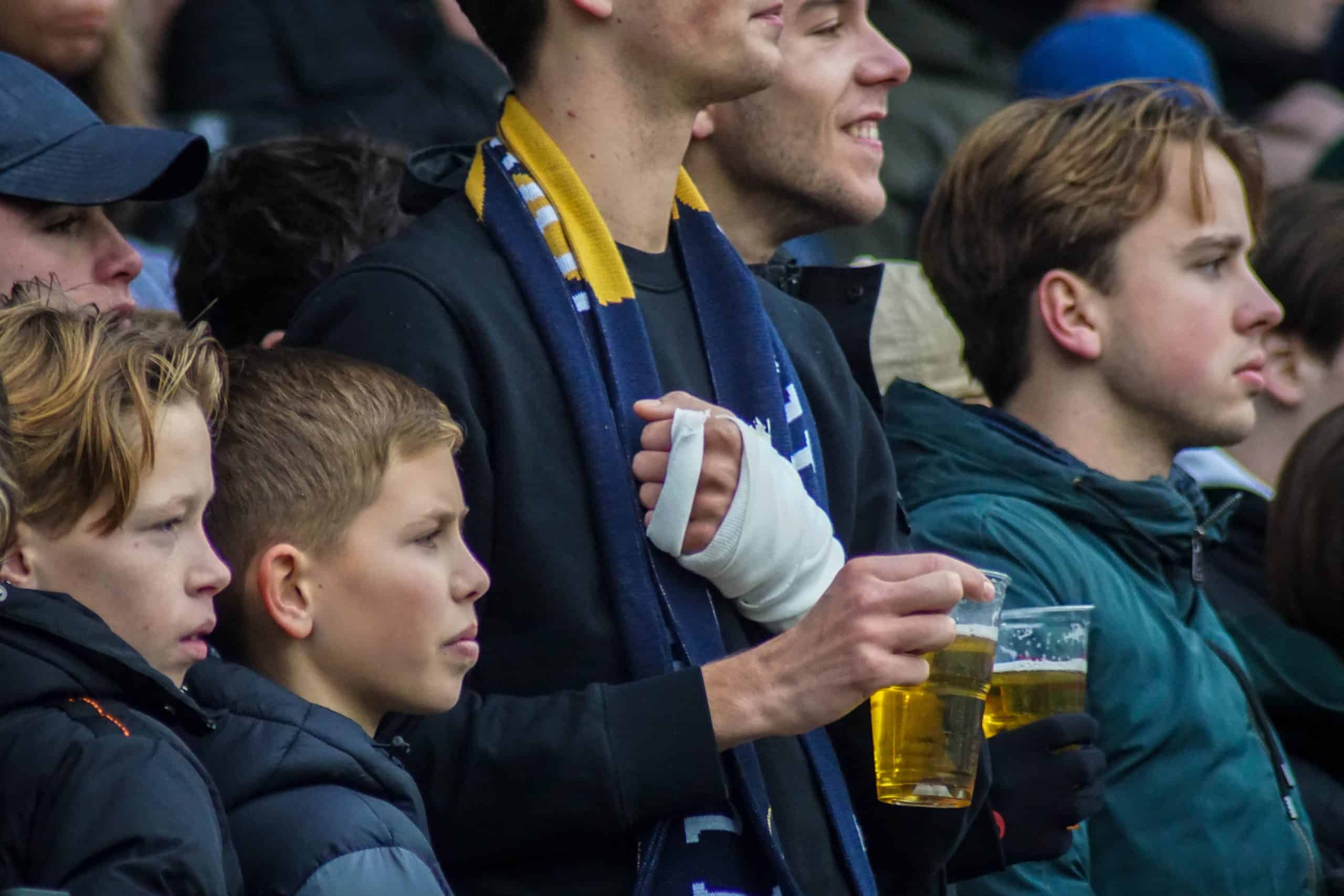 Willem II-supporters laten van zich horen bij terugkeer Brabantse derby