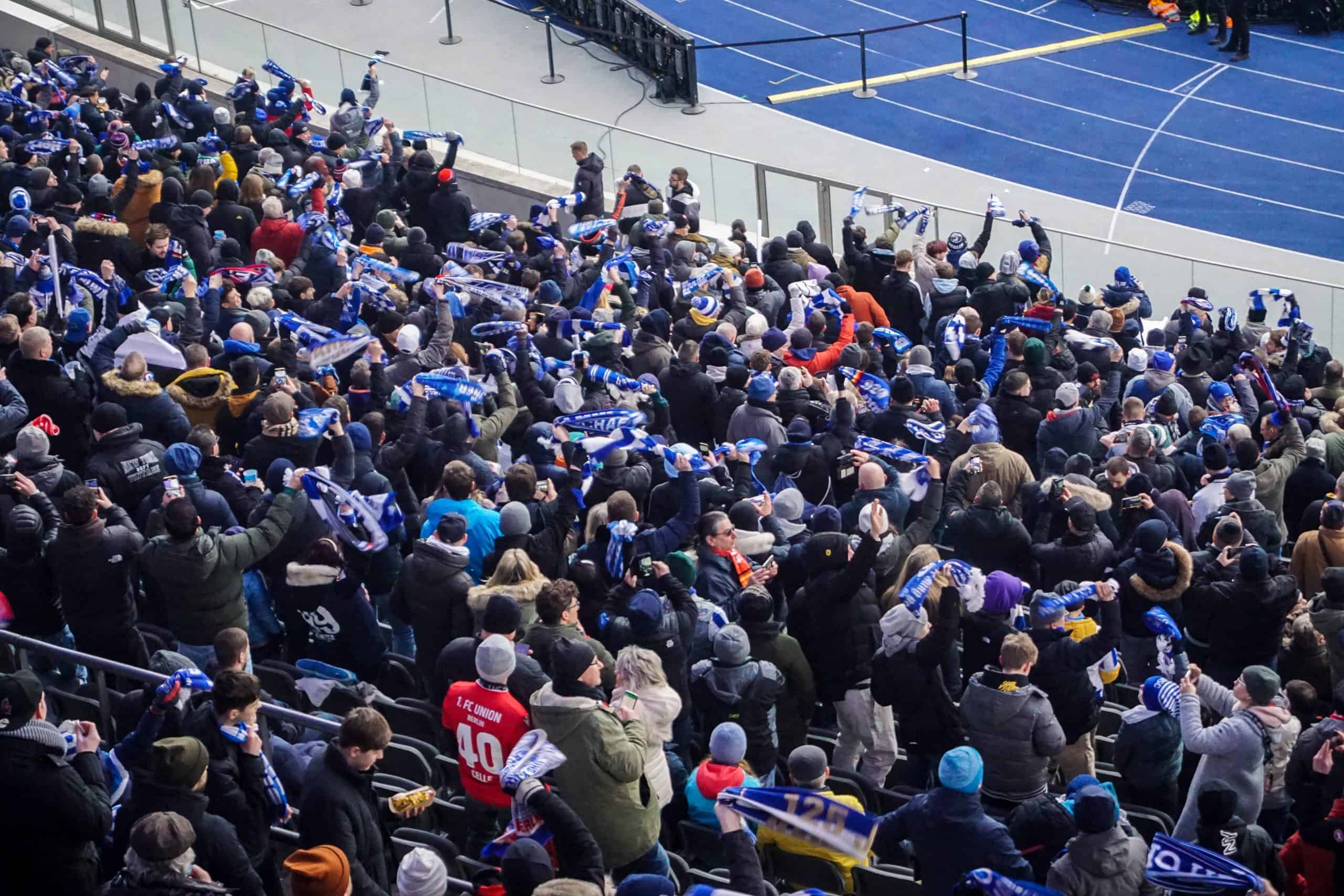 Derby van Berlijn: 300 opgepakte ultras Hertha en pyroshow Eisern Union