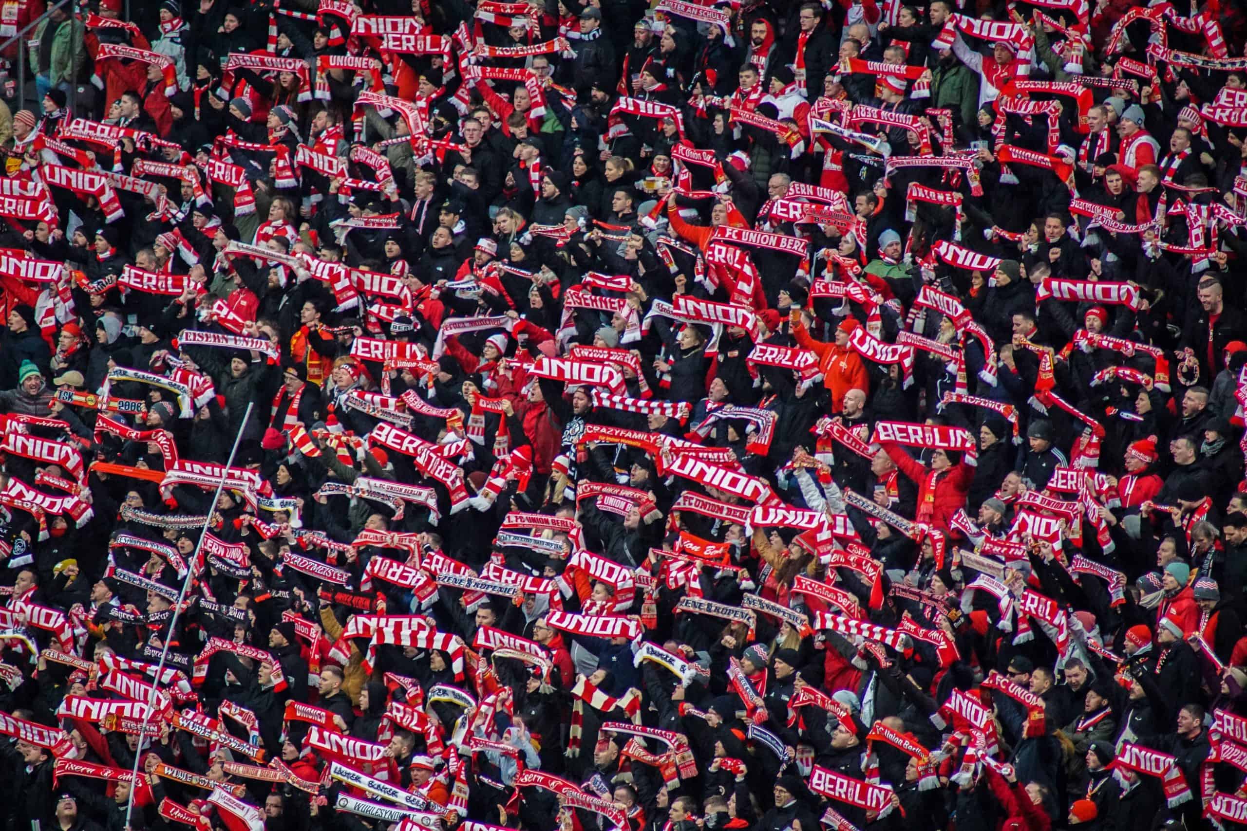 Derby van Berlijn: 300 opgepakte ultras Hertha en pyroshow Eisern Union