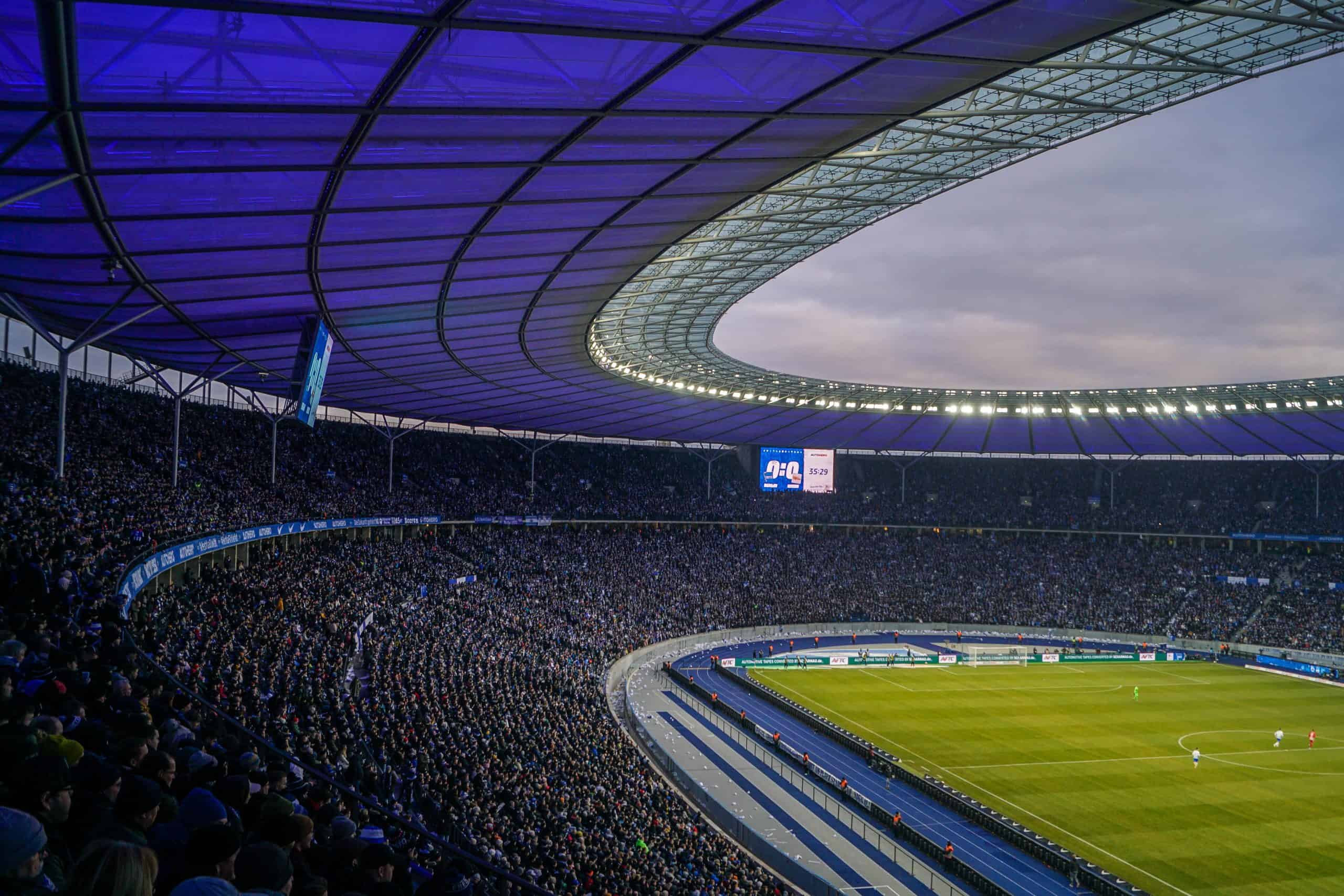 Derby van Berlijn: 300 opgepakte ultras Hertha en pyroshow Eisern Union