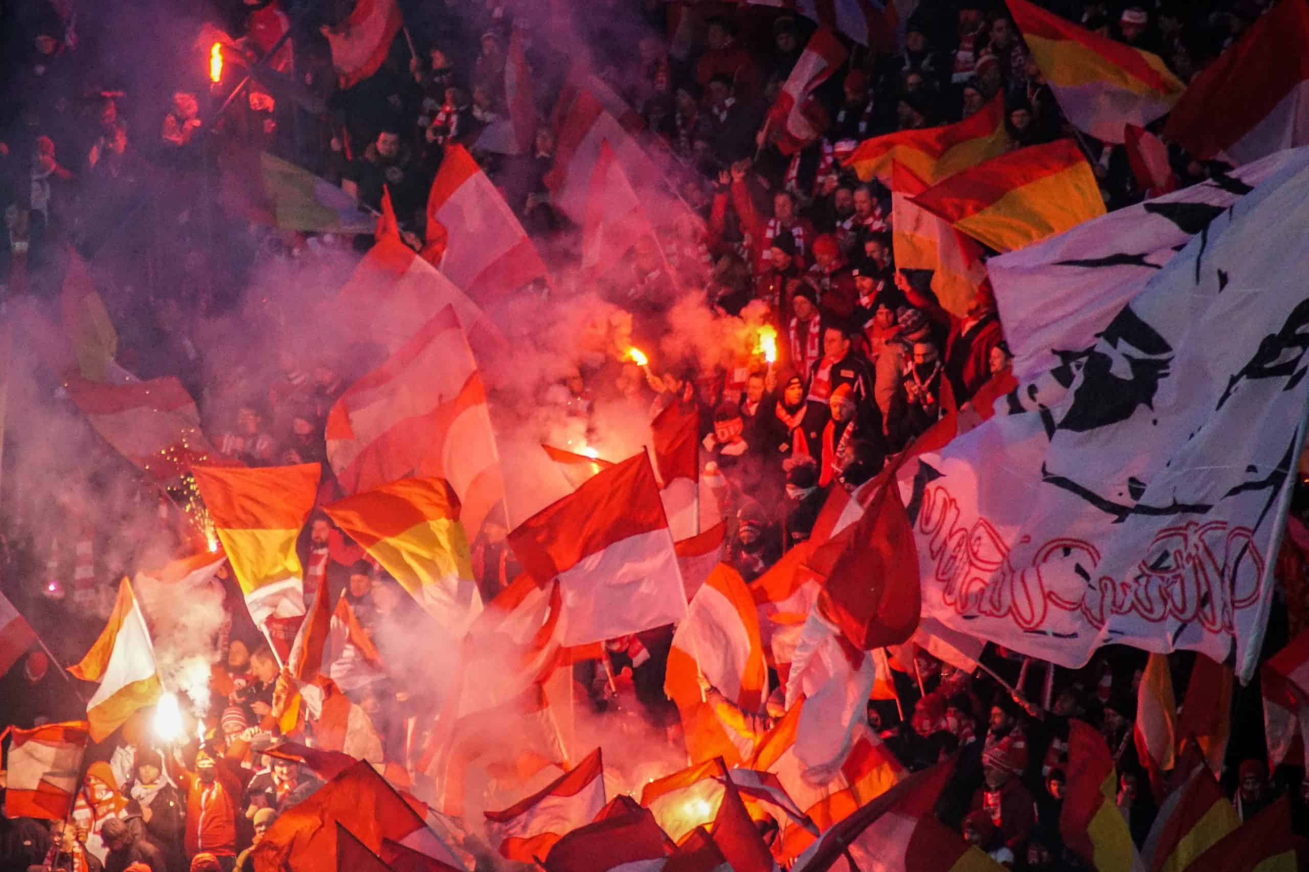 Derby van Berlijn: 300 opgepakte ultras Hertha en pyroshow Eisern Union