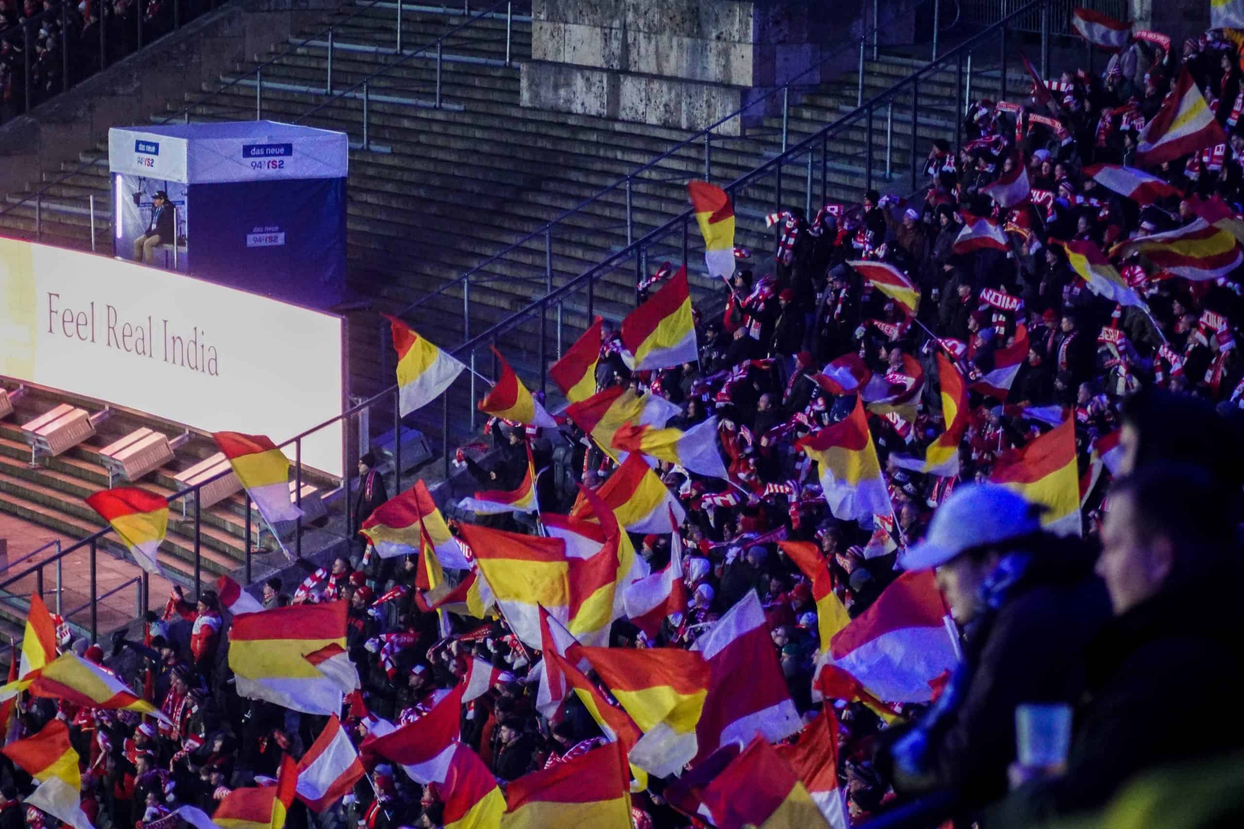 Derby van Berlijn: 300 opgepakte ultras Hertha en pyroshow Eisern Union