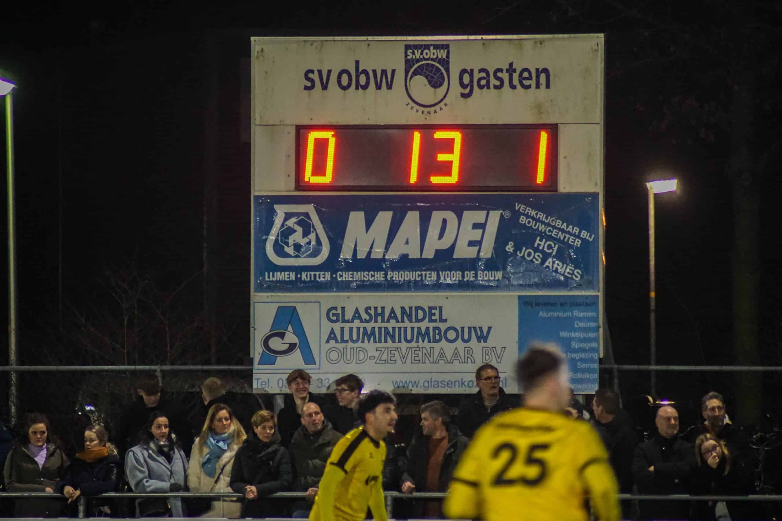Gigantische pyroshow bij derby van Zevenaar