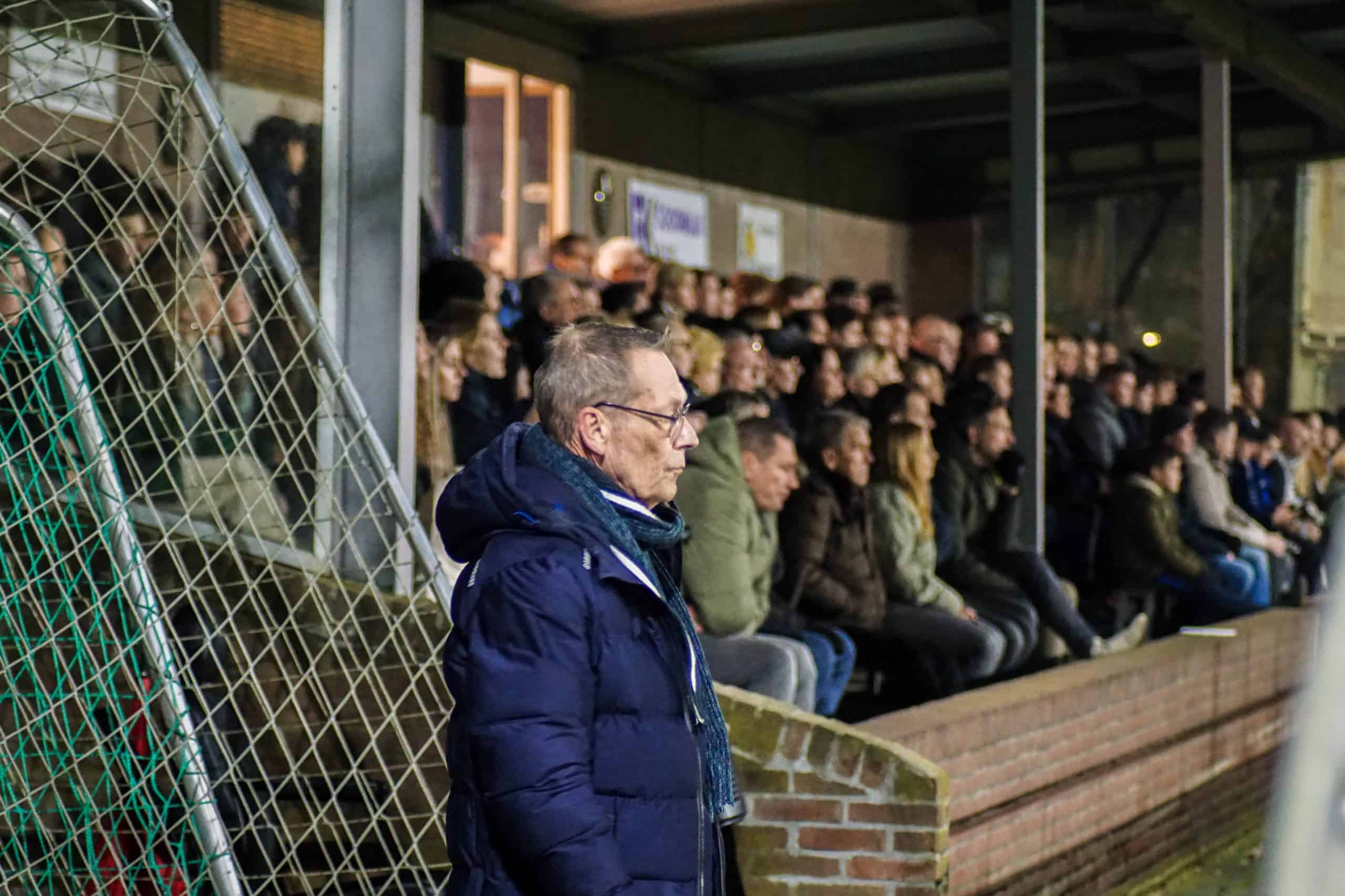 Gigantische pyroshow bij derby van Zevenaar