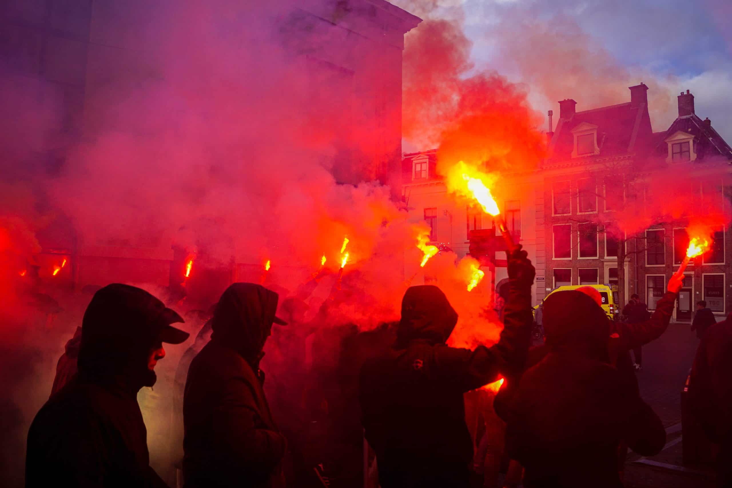 Onrustige middag in Leeuwarden bij memorabele Friese derby