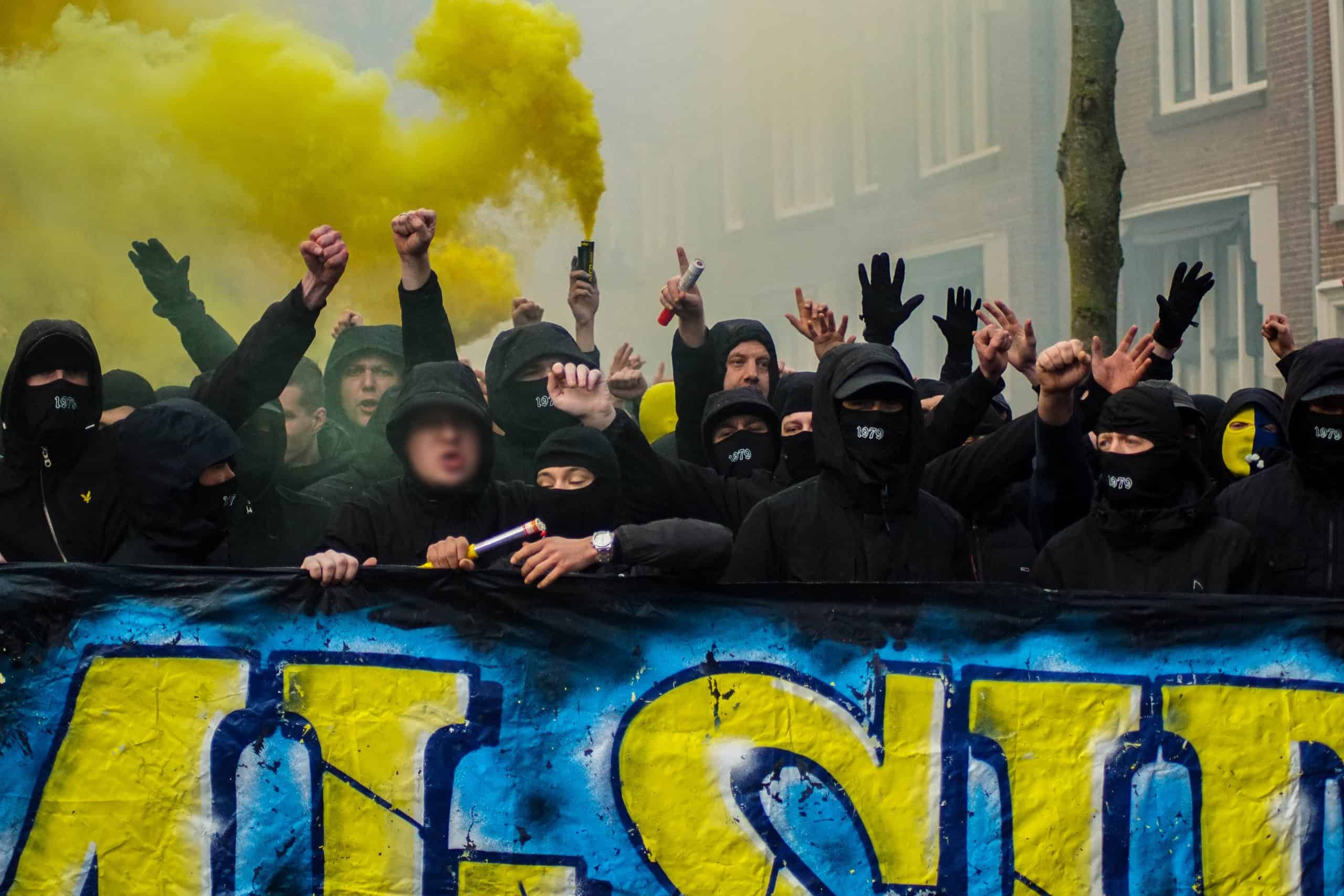 Onrustige middag in Leeuwarden bij memorabele Friese derby
