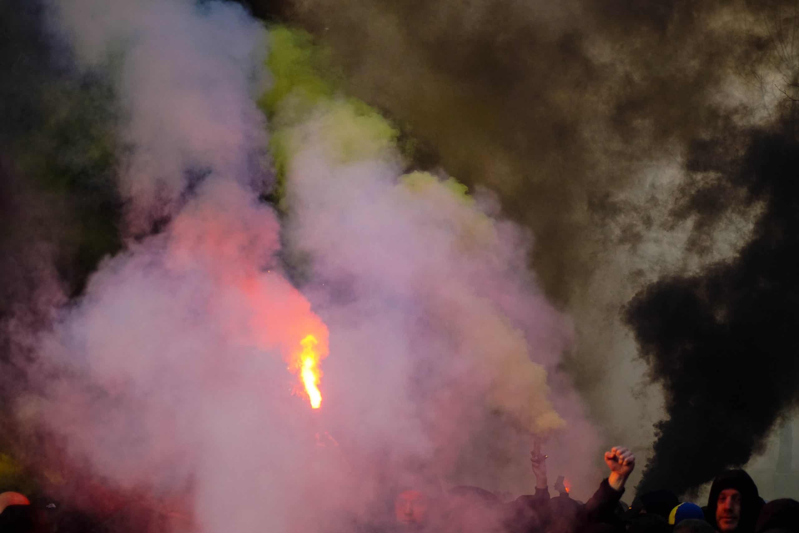 Onrustige middag in Leeuwarden bij memorabele Friese derby