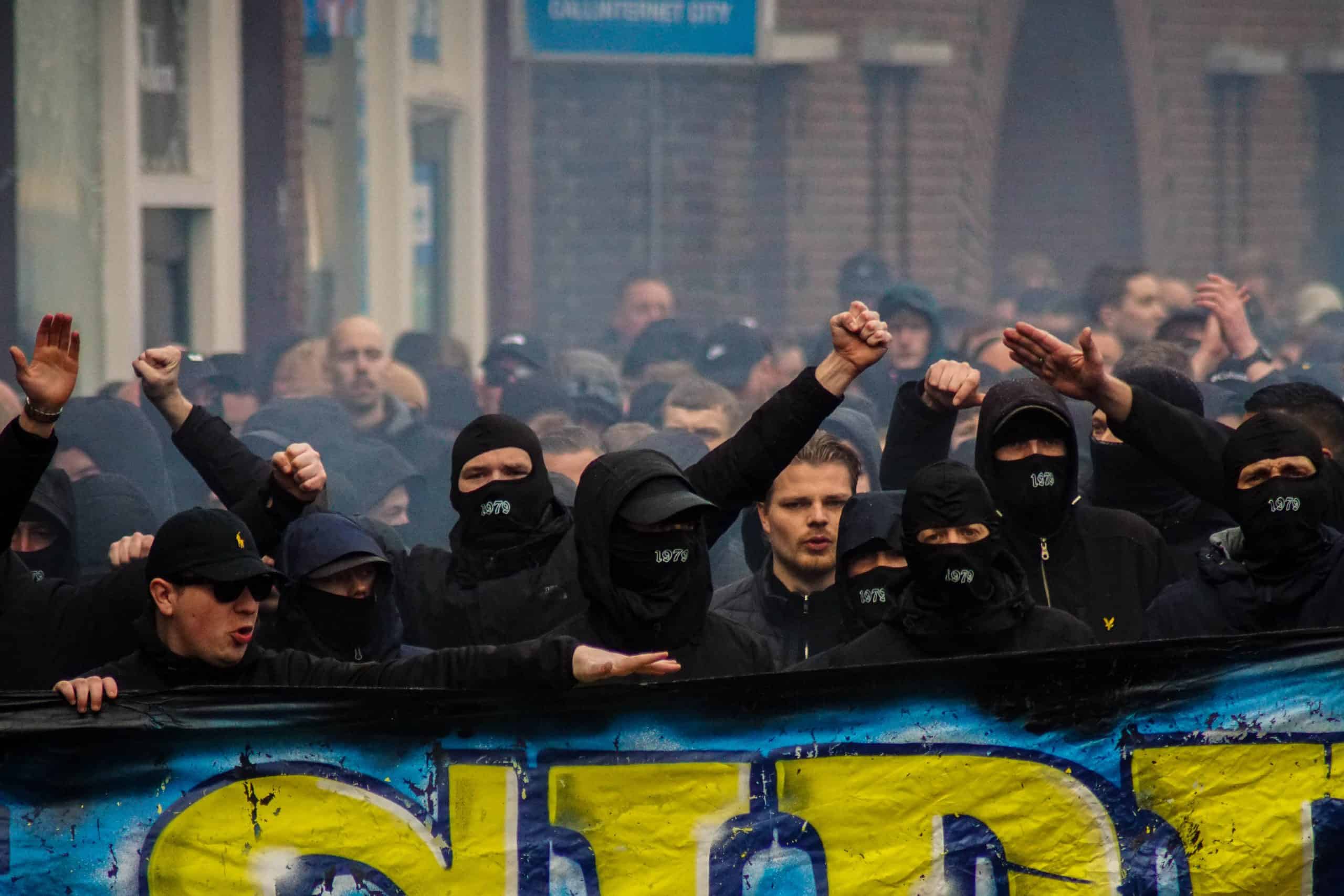 Onrustige middag in Leeuwarden bij memorabele Friese derby