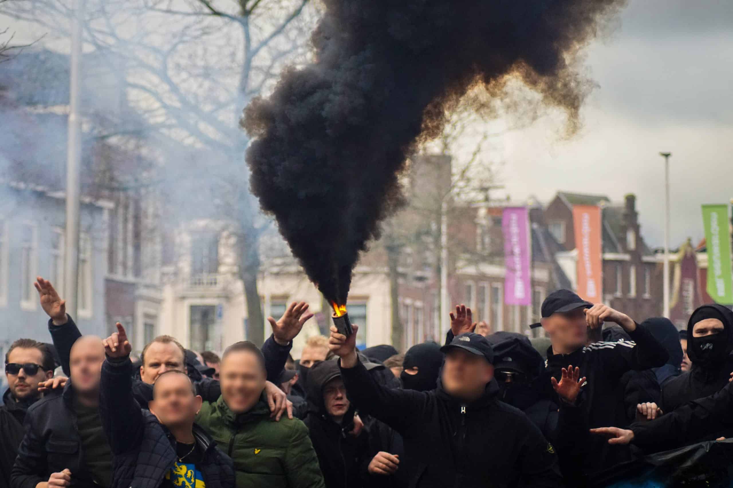 Onrustige middag in Leeuwarden bij memorabele Friese derby