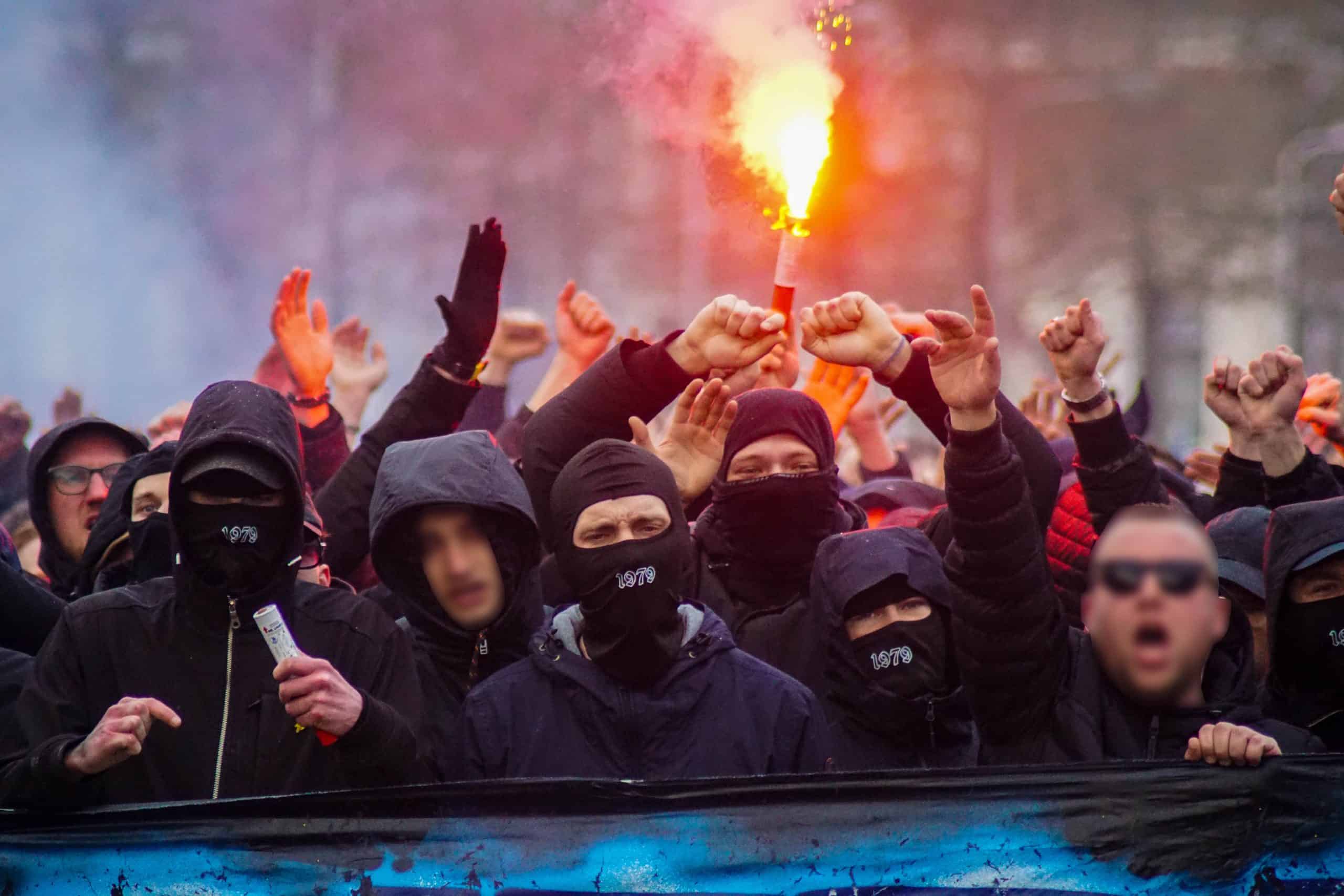Onrustige middag in Leeuwarden bij memorabele Friese derby