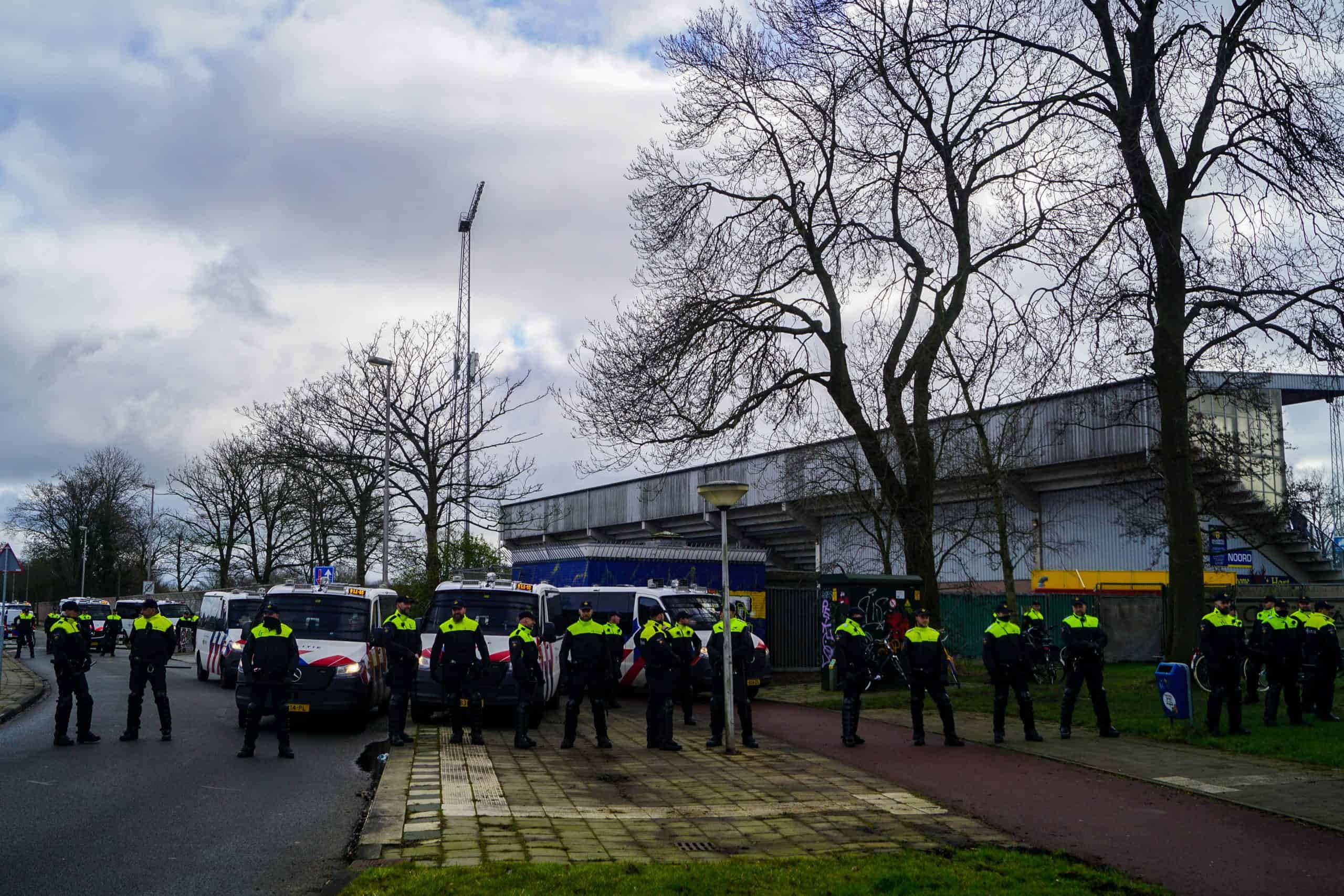 Onrustige middag in Leeuwarden bij memorabele Friese derby