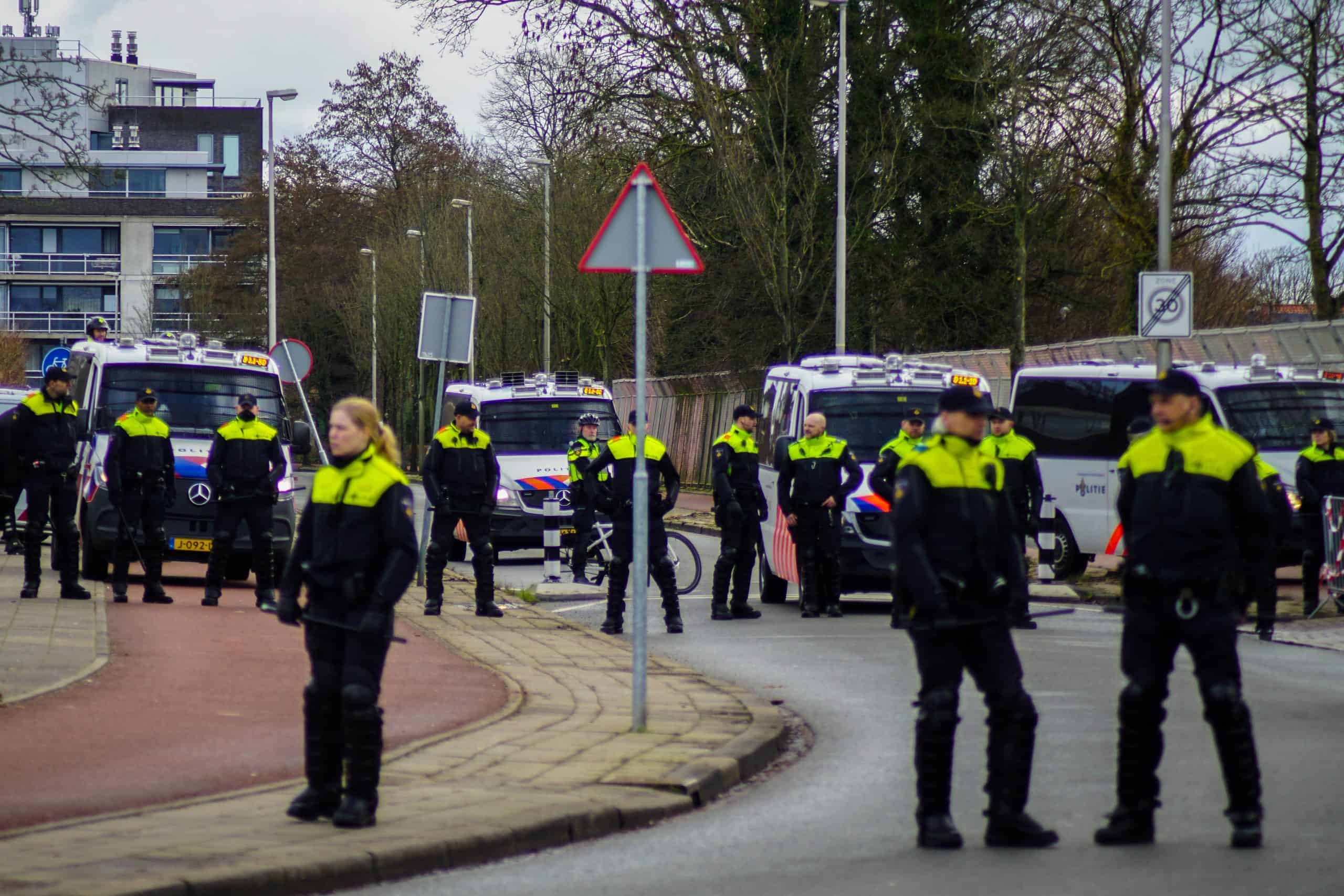 Onrustige middag in Leeuwarden bij memorabele Friese derby