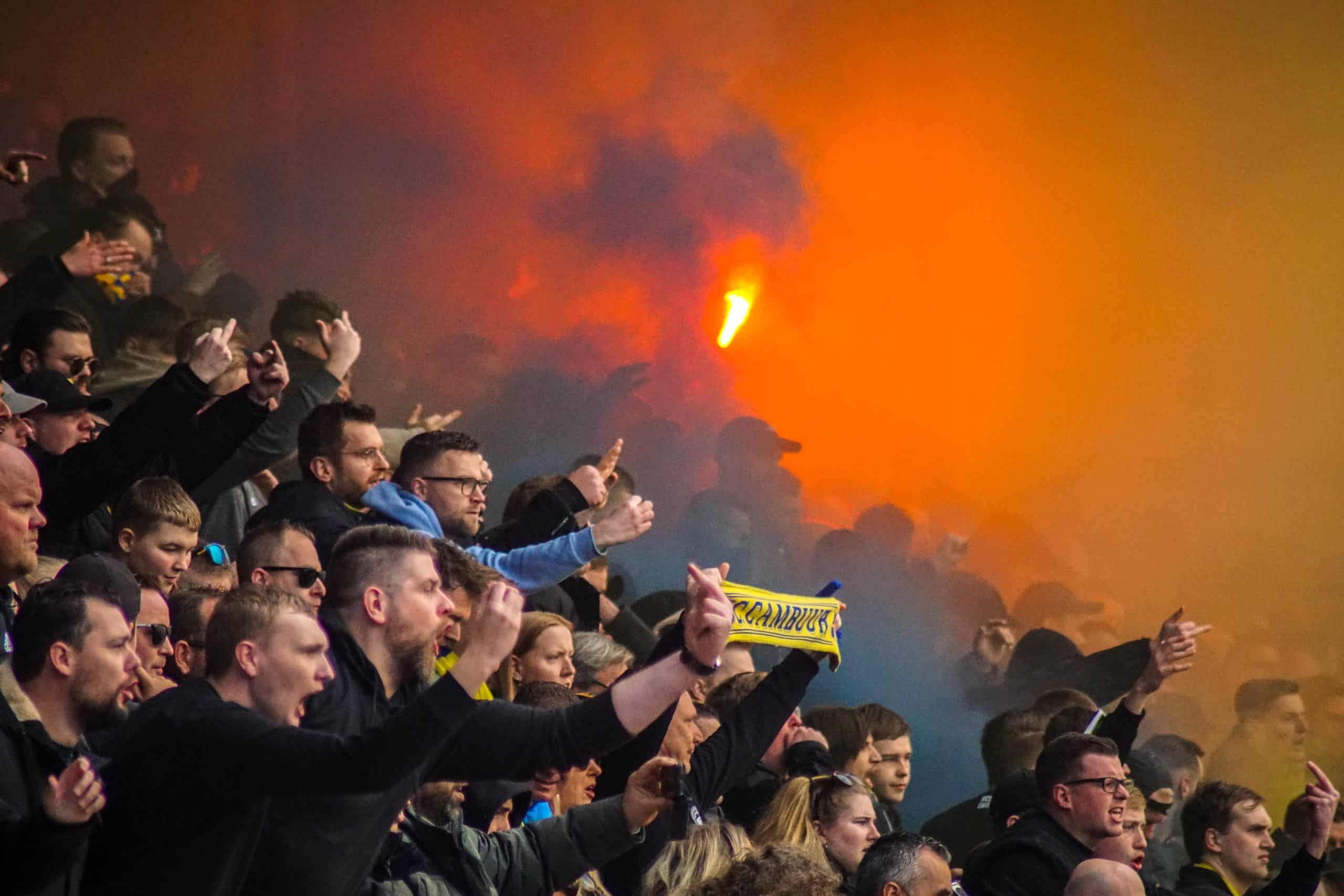 Onrustige middag in Leeuwarden bij memorabele Friese derby