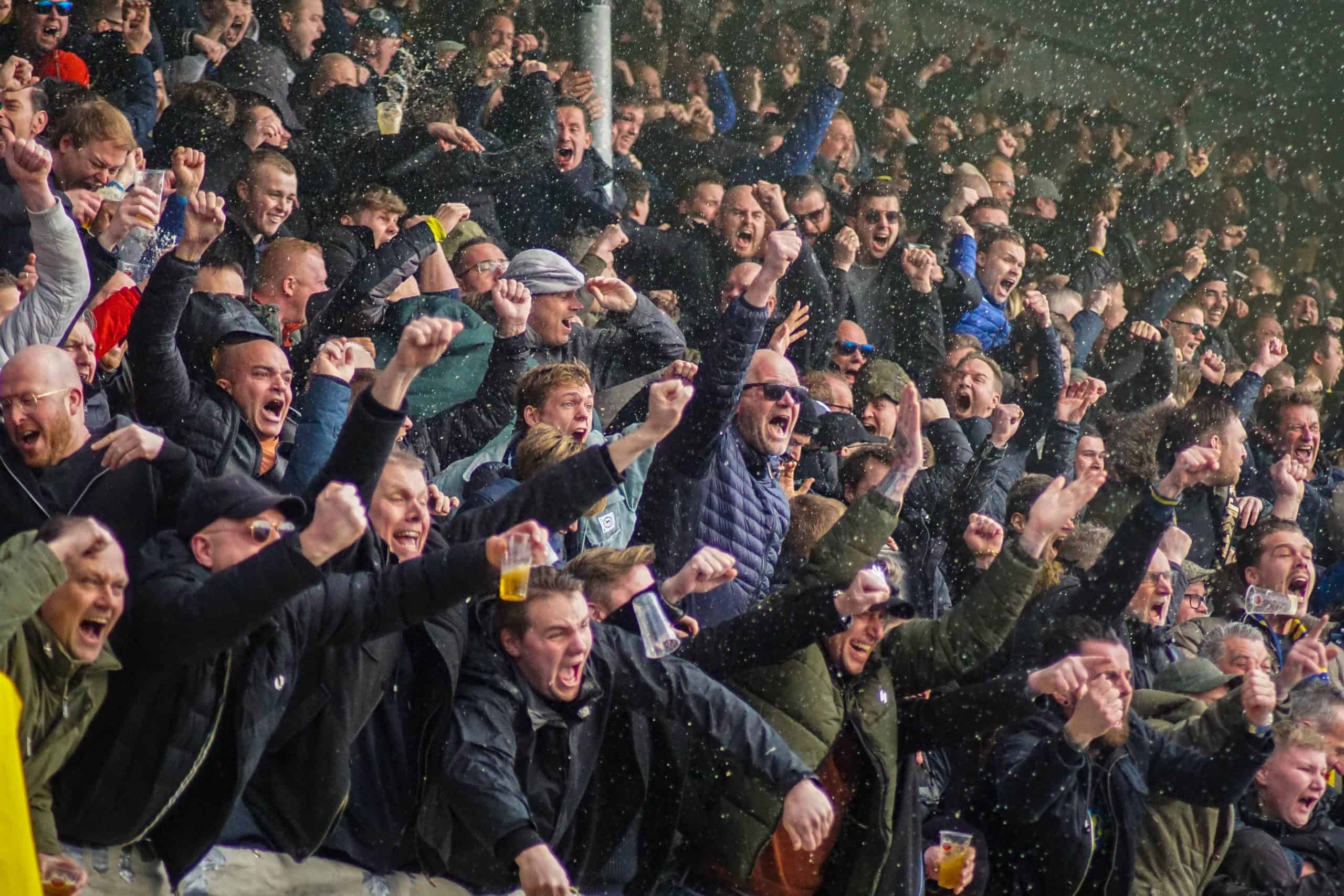 Onrustige middag in Leeuwarden bij memorabele Friese derby