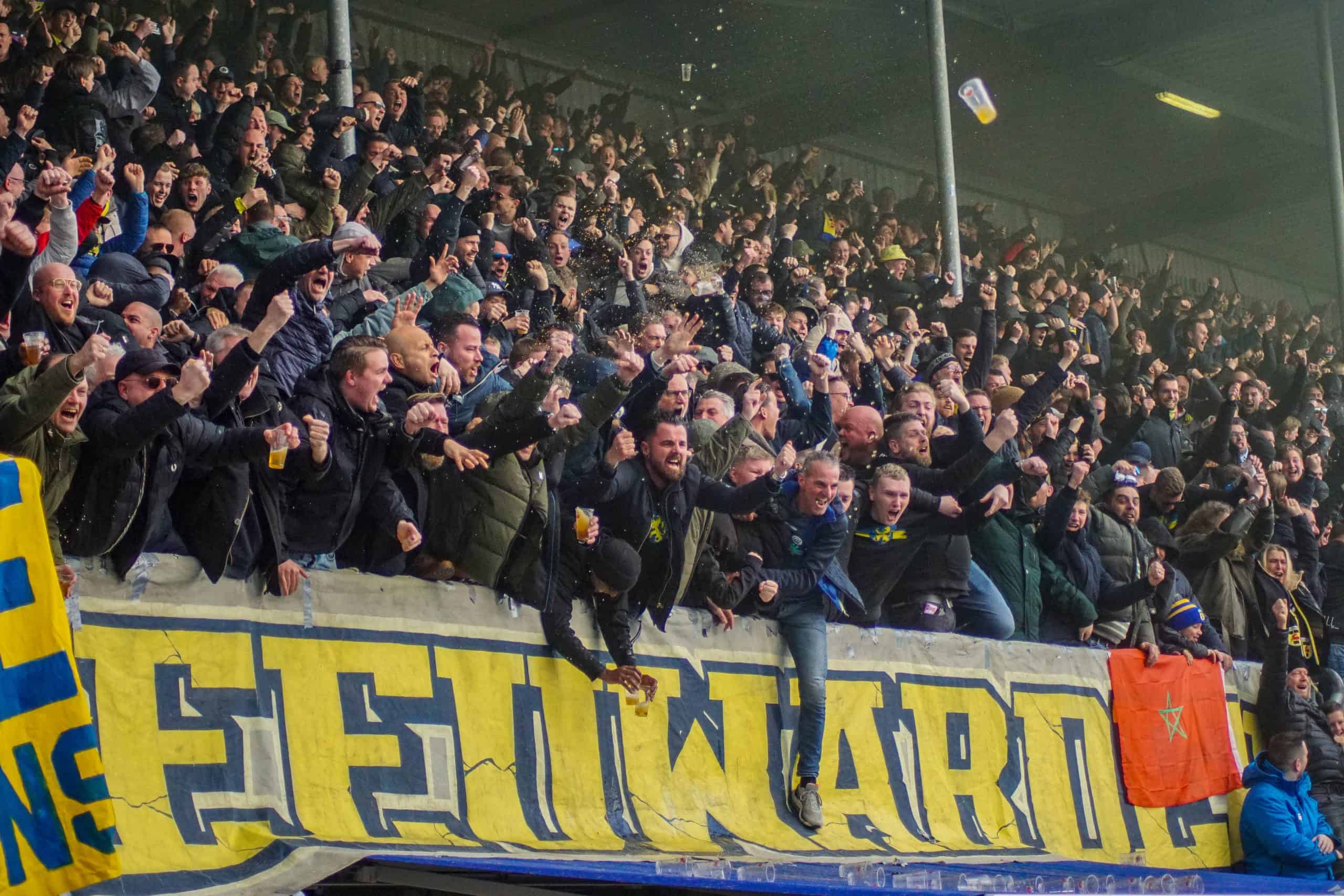 Onrustige middag in Leeuwarden bij memorabele Friese derby