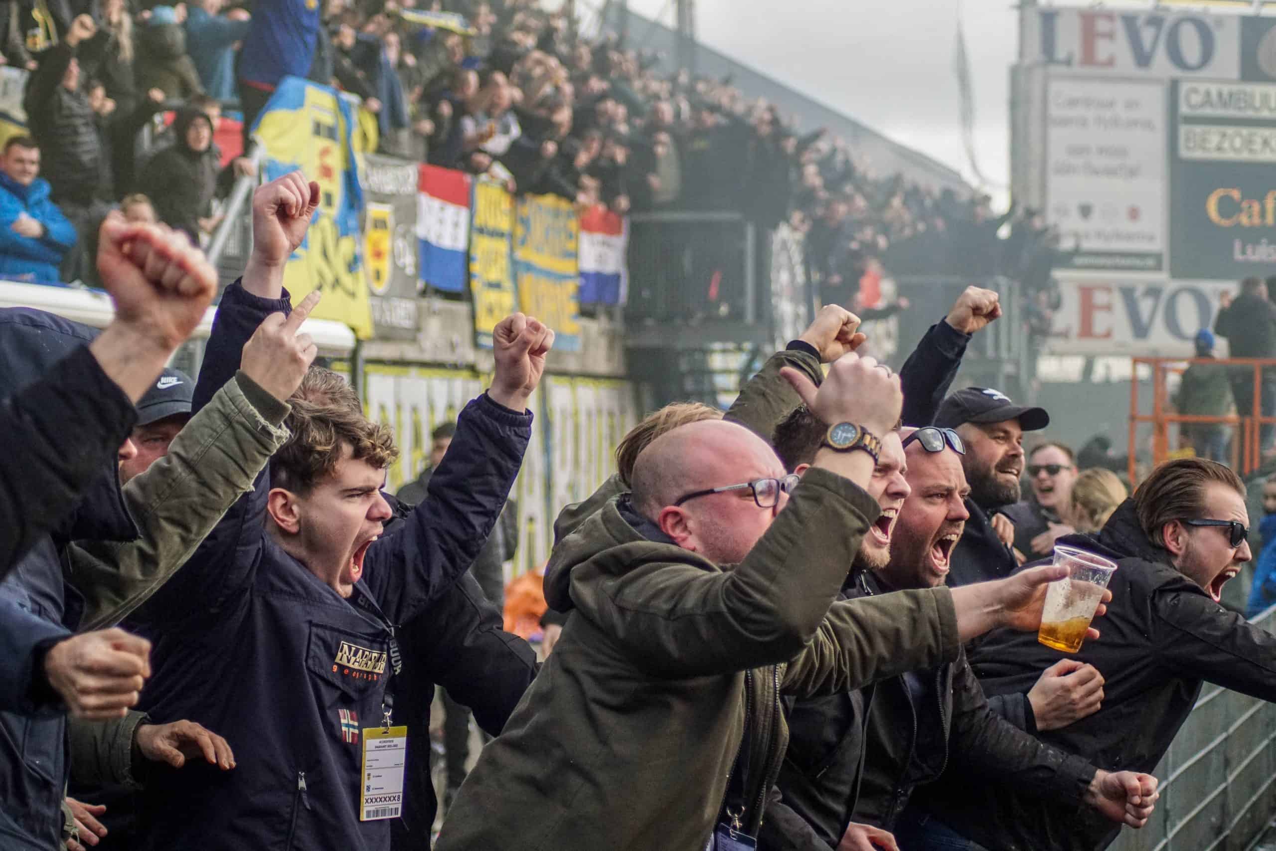 Onrustige middag in Leeuwarden bij memorabele Friese derby