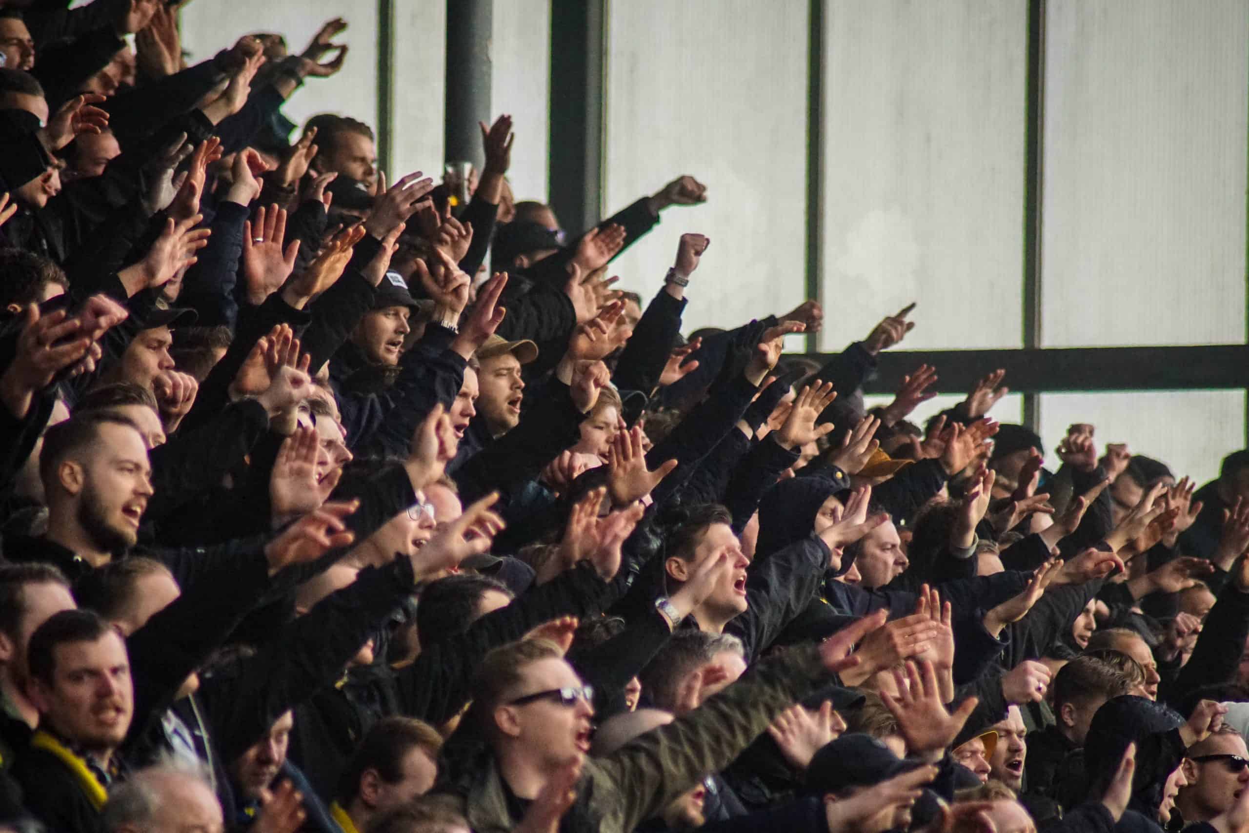 Onrustige middag in Leeuwarden bij memorabele Friese derby