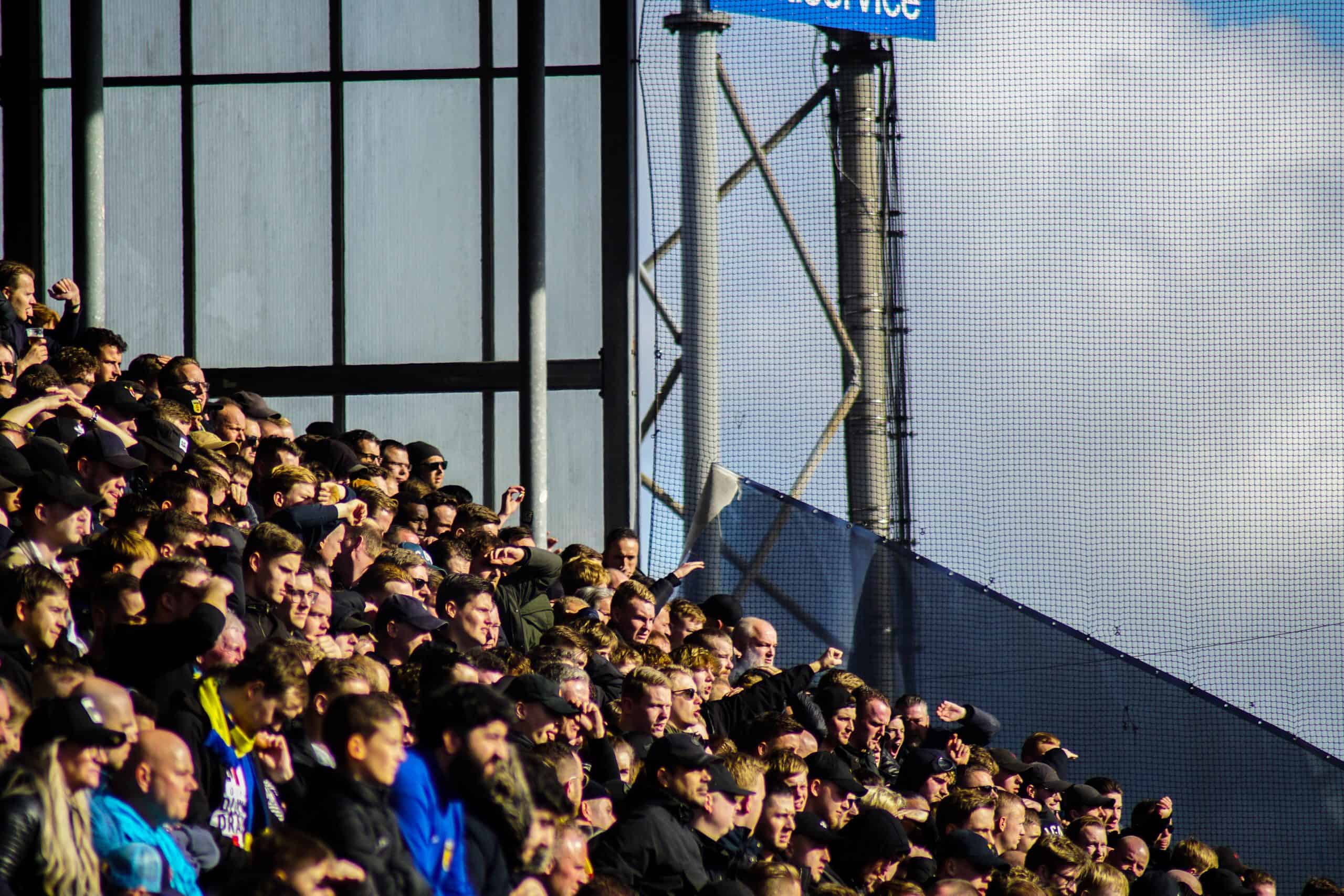 Onrustige middag in Leeuwarden bij memorabele Friese derby