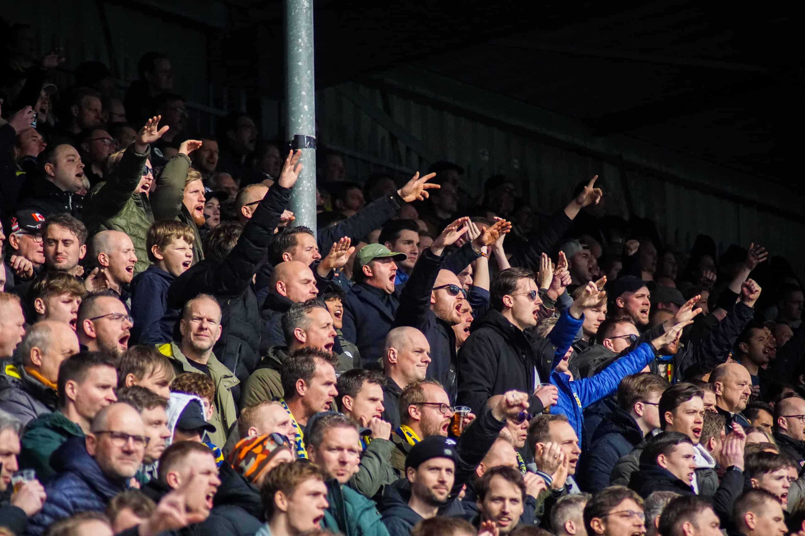 Onrustige middag in Leeuwarden bij memorabele Friese derby