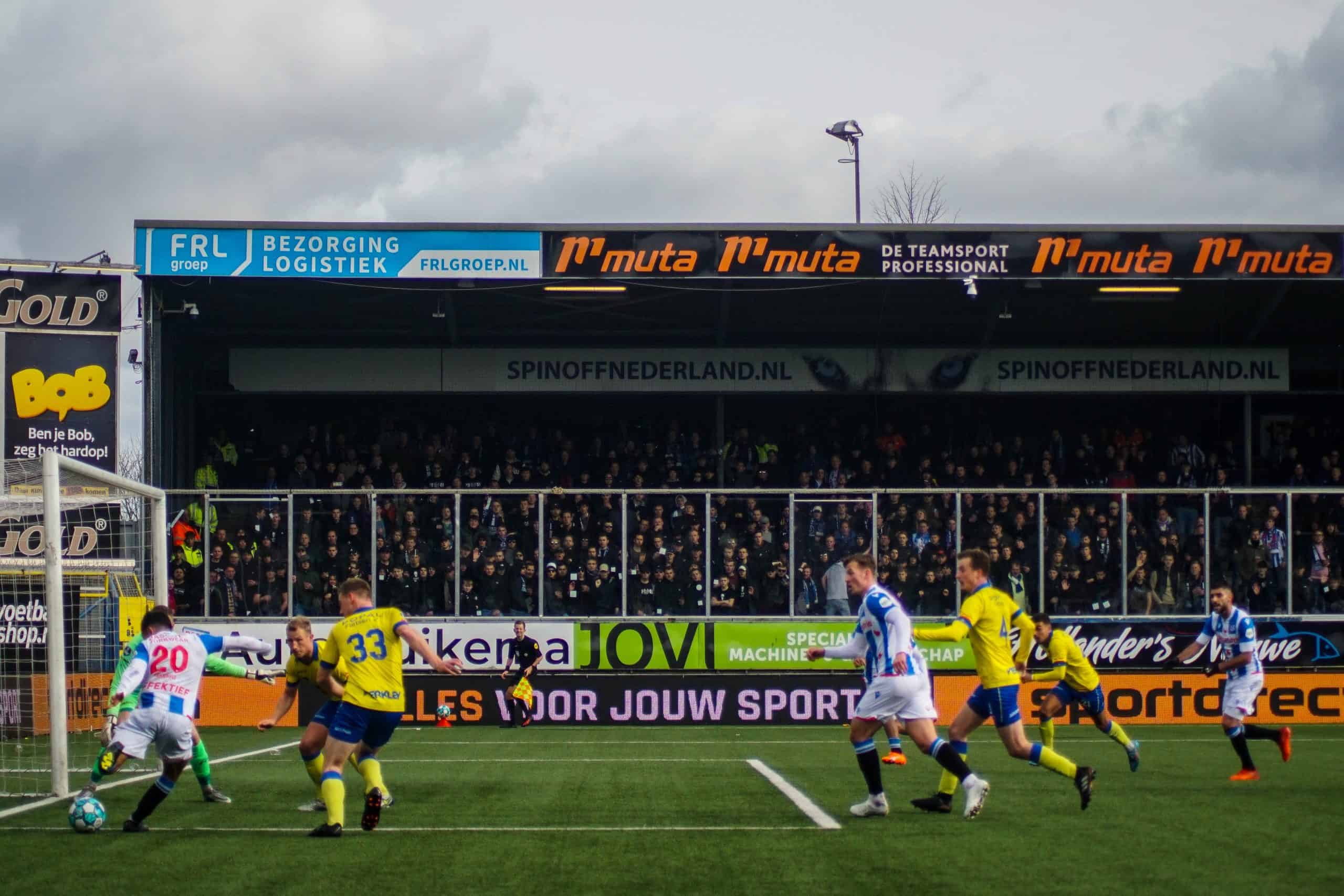 Onrustige middag in Leeuwarden bij memorabele Friese derby