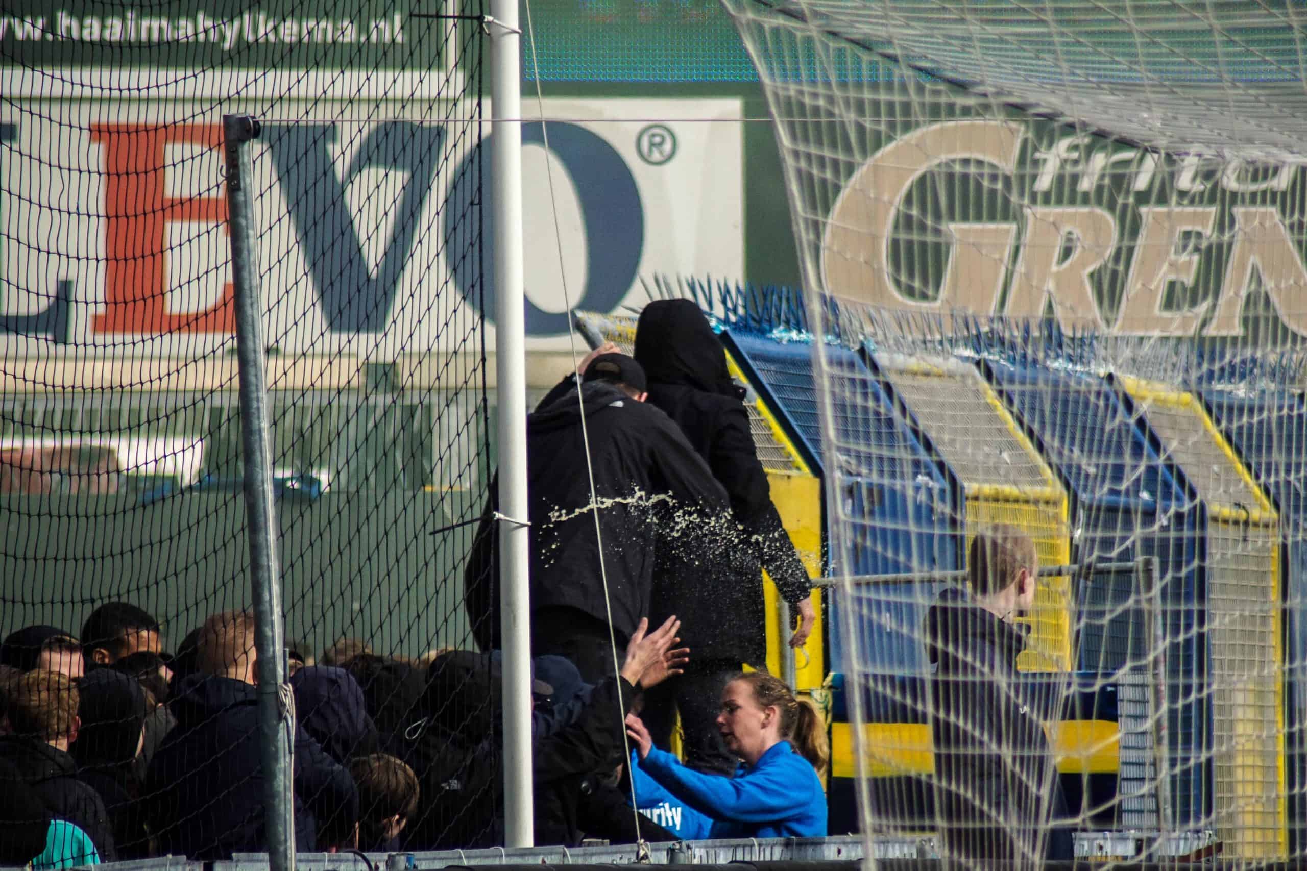 Onrustige middag in Leeuwarden bij memorabele Friese derby