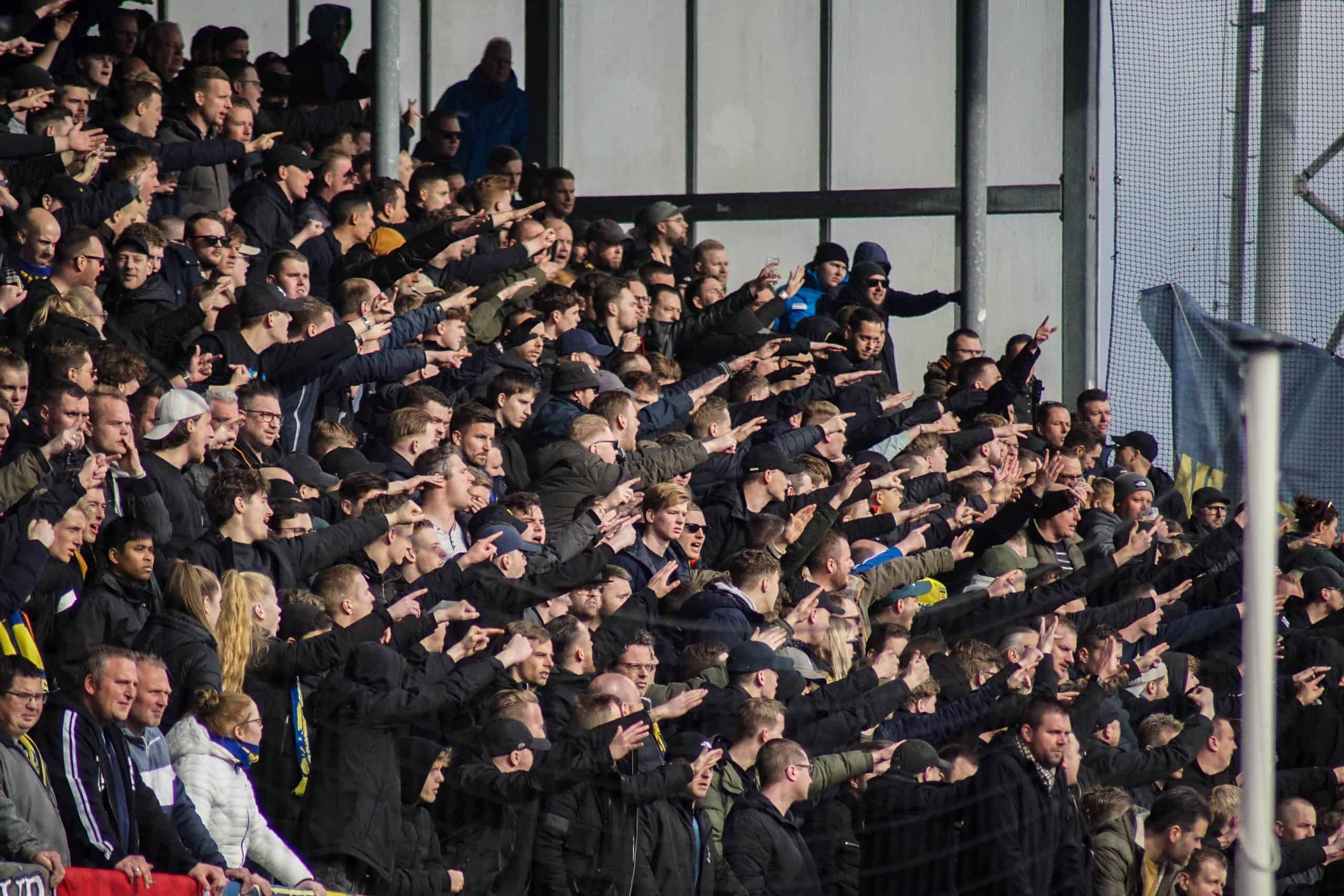 Onrustige middag in Leeuwarden bij memorabele Friese derby