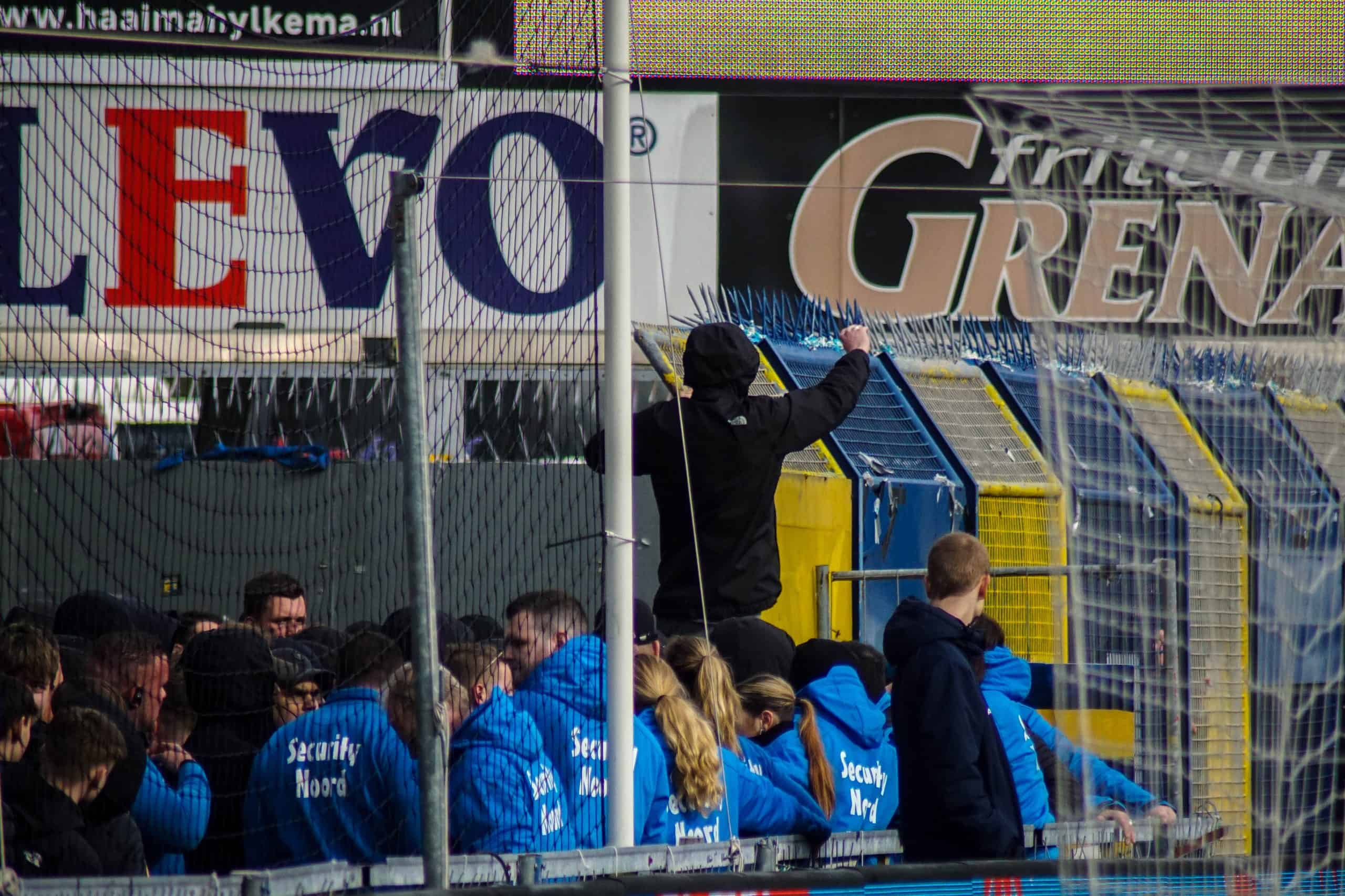 Onrustige middag in Leeuwarden bij memorabele Friese derby