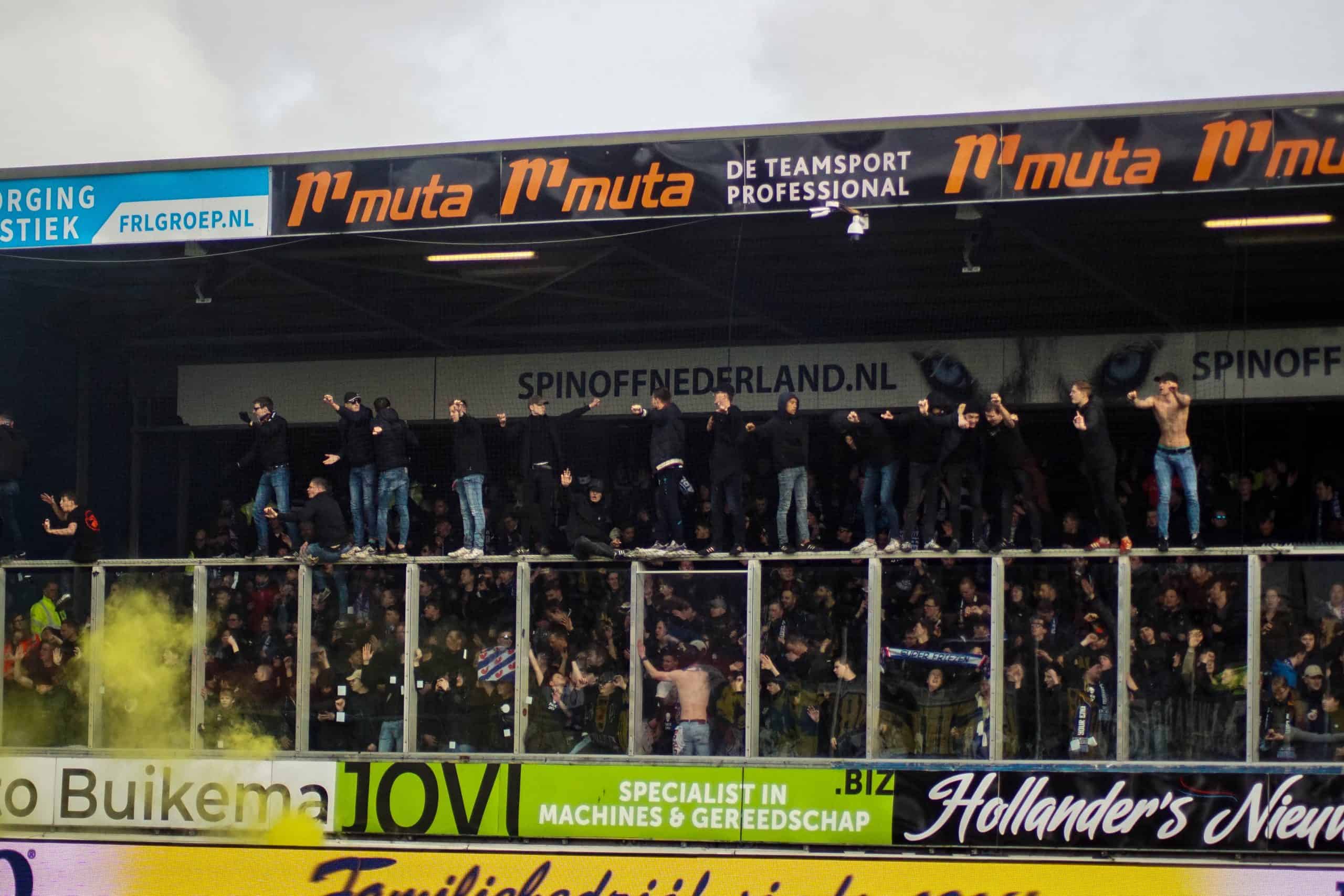 Onrustige middag in Leeuwarden bij memorabele Friese derby