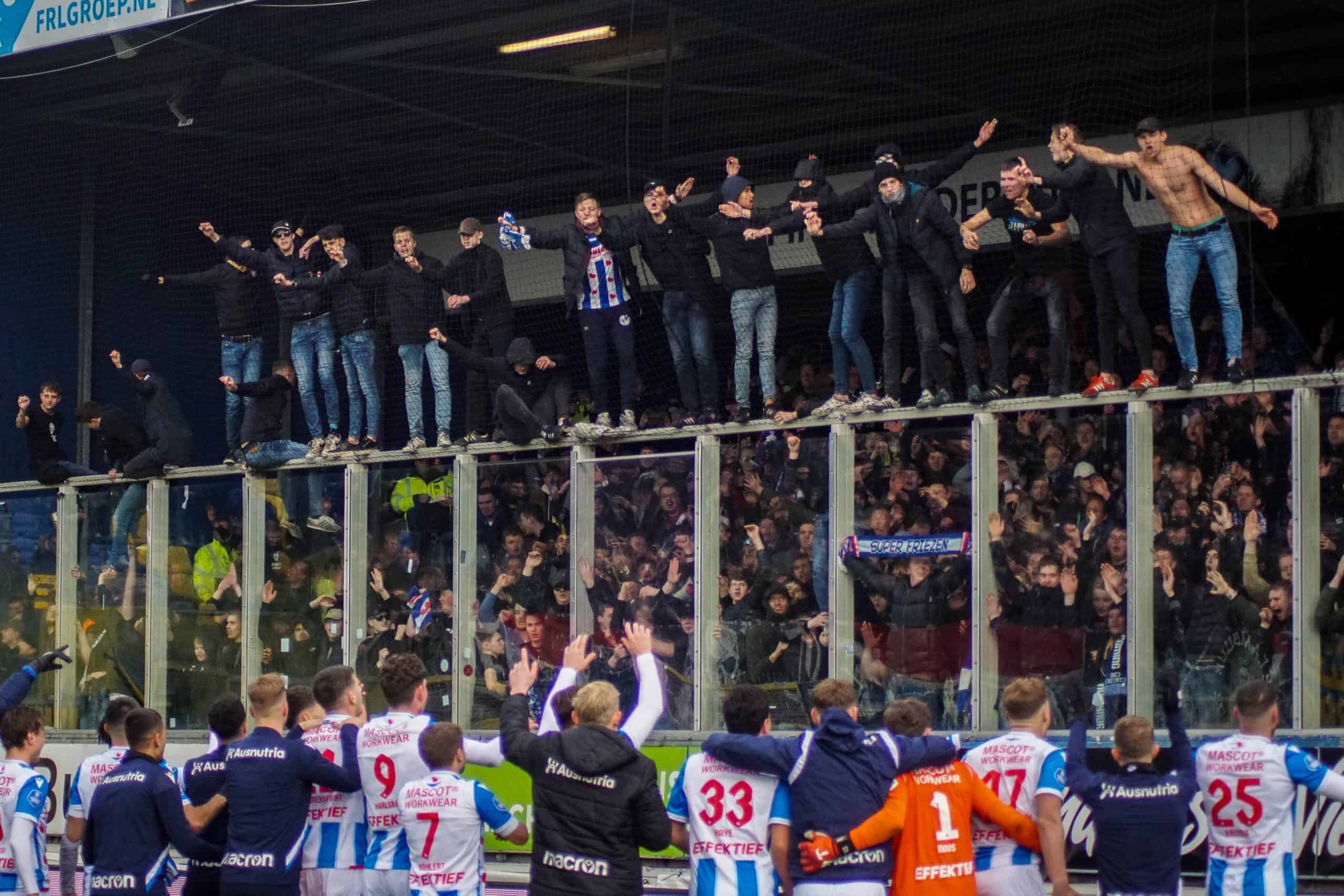 Onrustige middag in Leeuwarden bij memorabele Friese derby