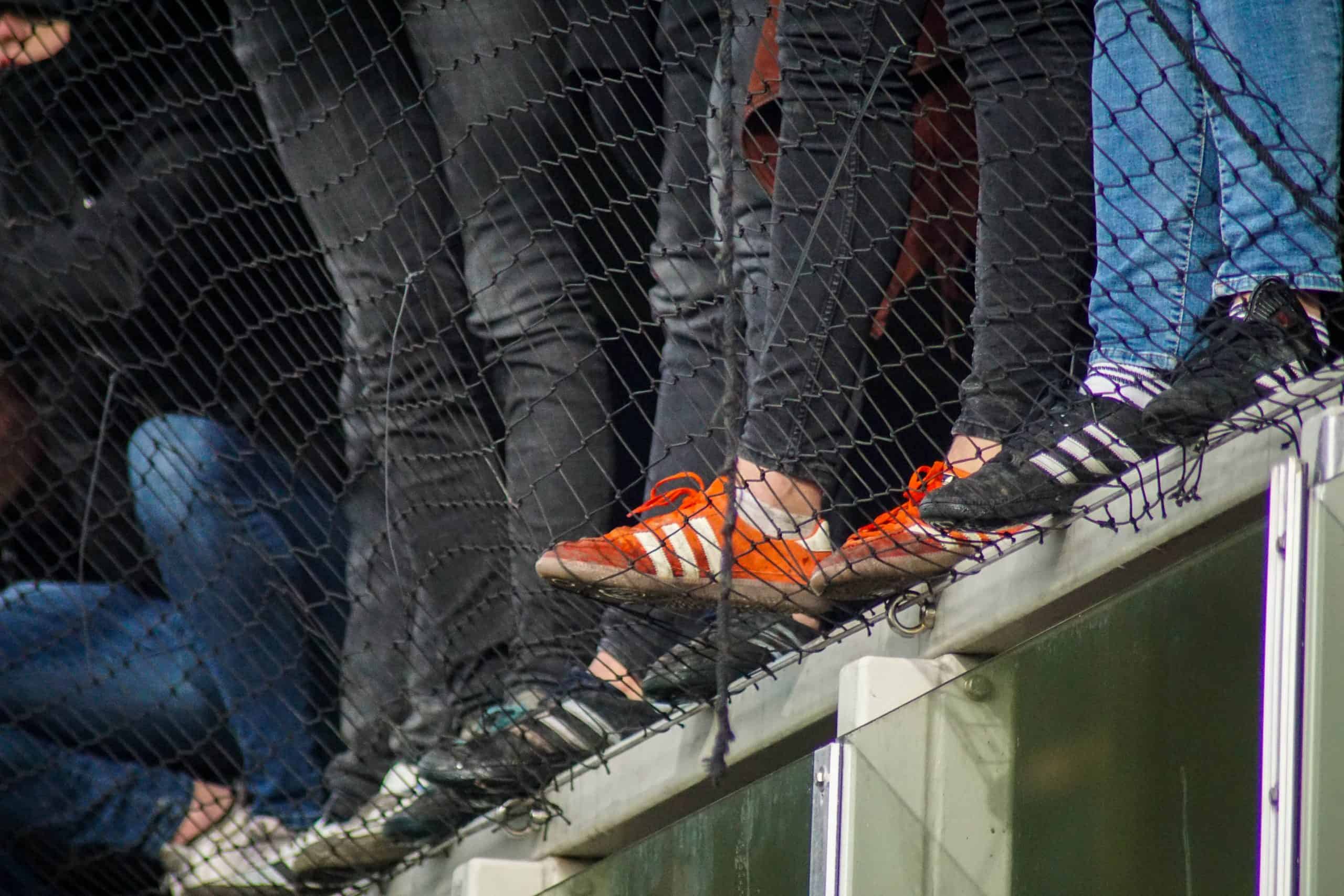 Onrustige middag in Leeuwarden bij memorabele Friese derby