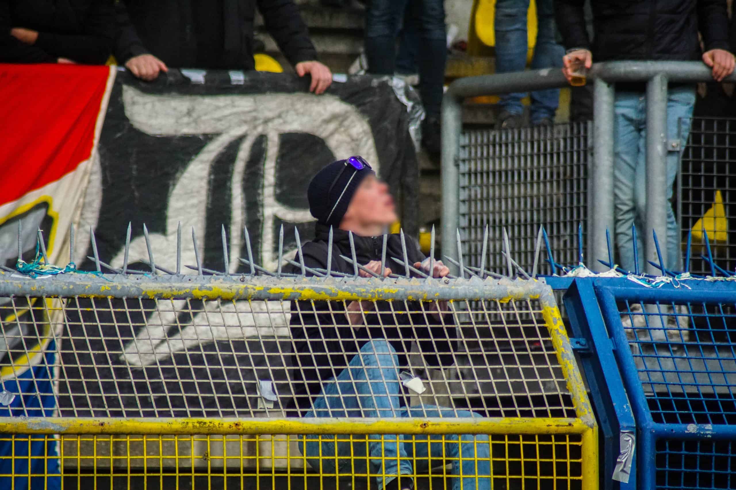 Onrustige middag in Leeuwarden bij memorabele Friese derby