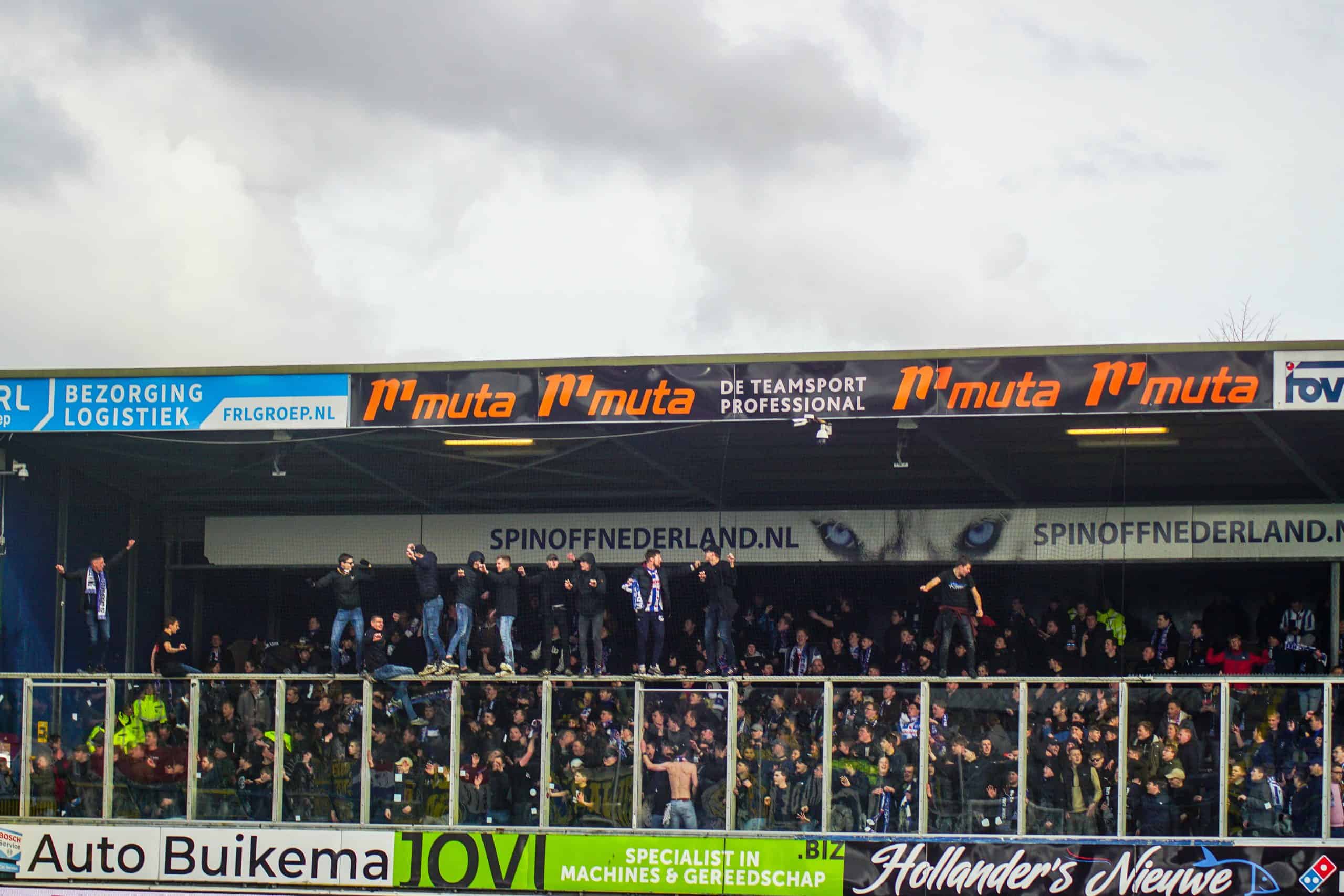 Onrustige middag in Leeuwarden bij memorabele Friese derby