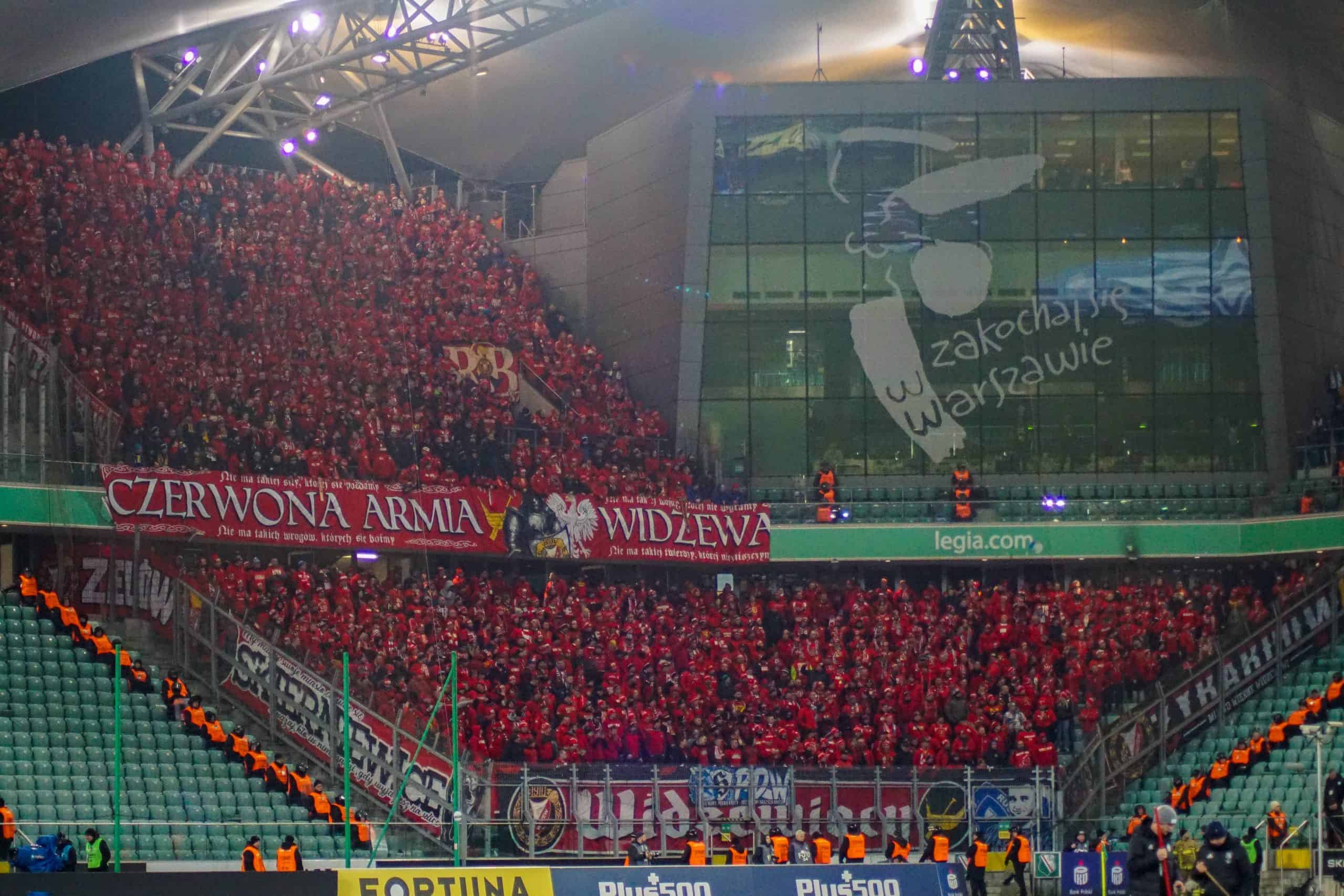 Poolse klassieker tussen Legia Warschau en Widzew Lodz keert terug met een knal