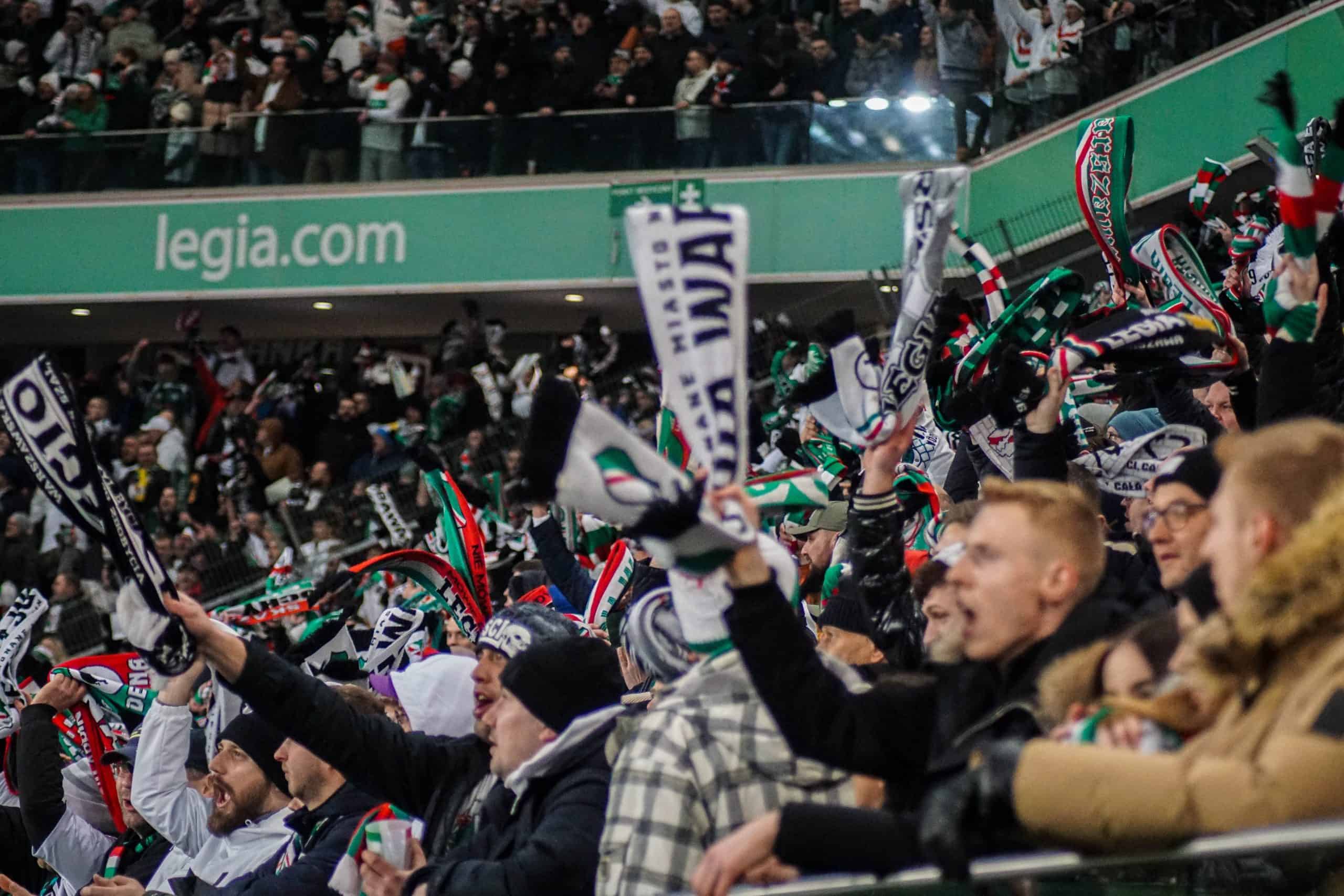 Poolse klassieker tussen Legia Warschau en Widzew Lodz keert terug met een knal