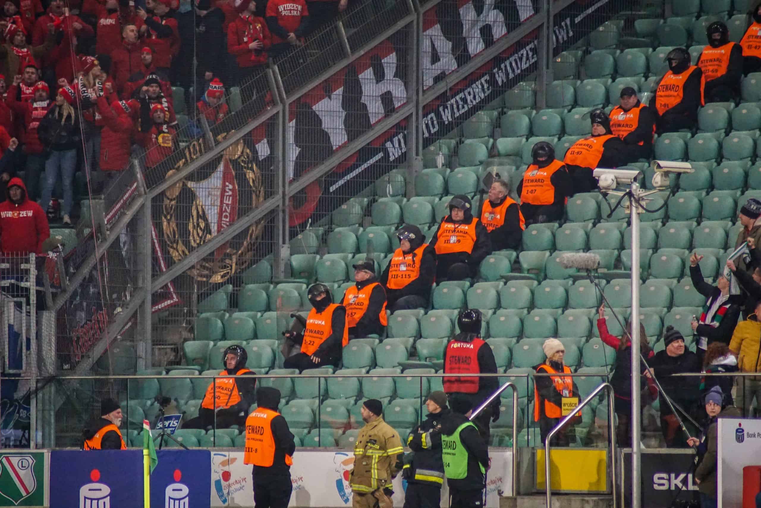 Poolse klassieker tussen Legia Warschau en Widzew Lodz keert terug met een knal