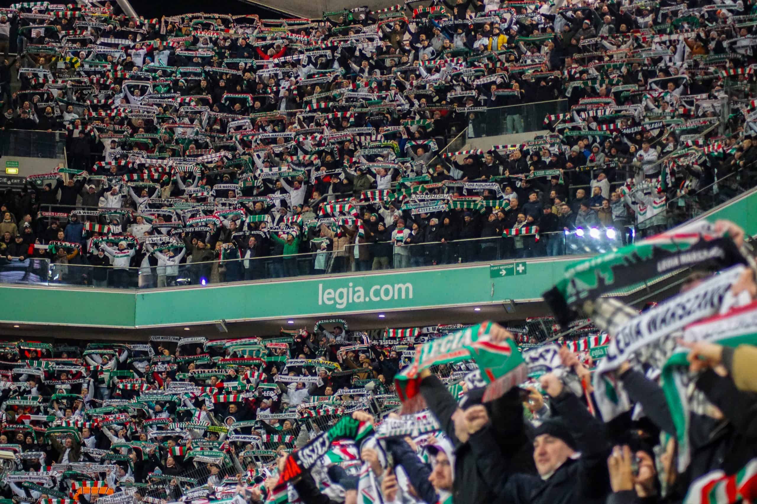 Poolse klassieker tussen Legia Warschau en Widzew Lodz keert terug met een knal