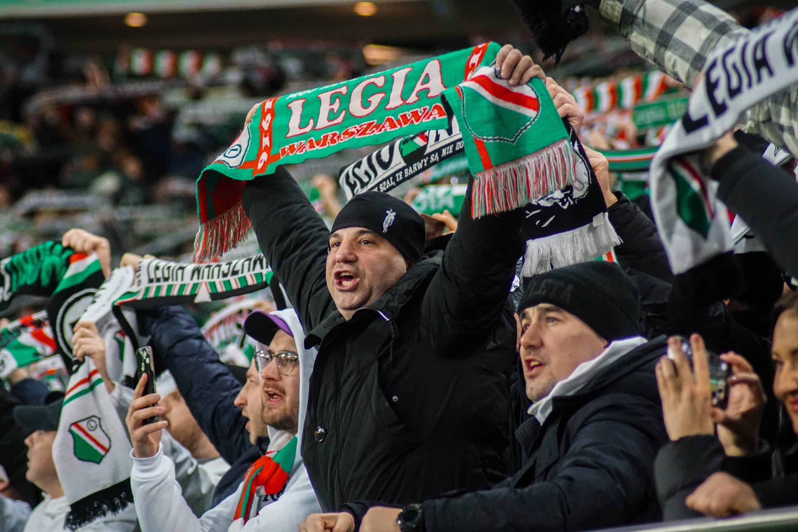 Poolse klassieker tussen Legia Warschau en Widzew Lodz keert terug met een knal