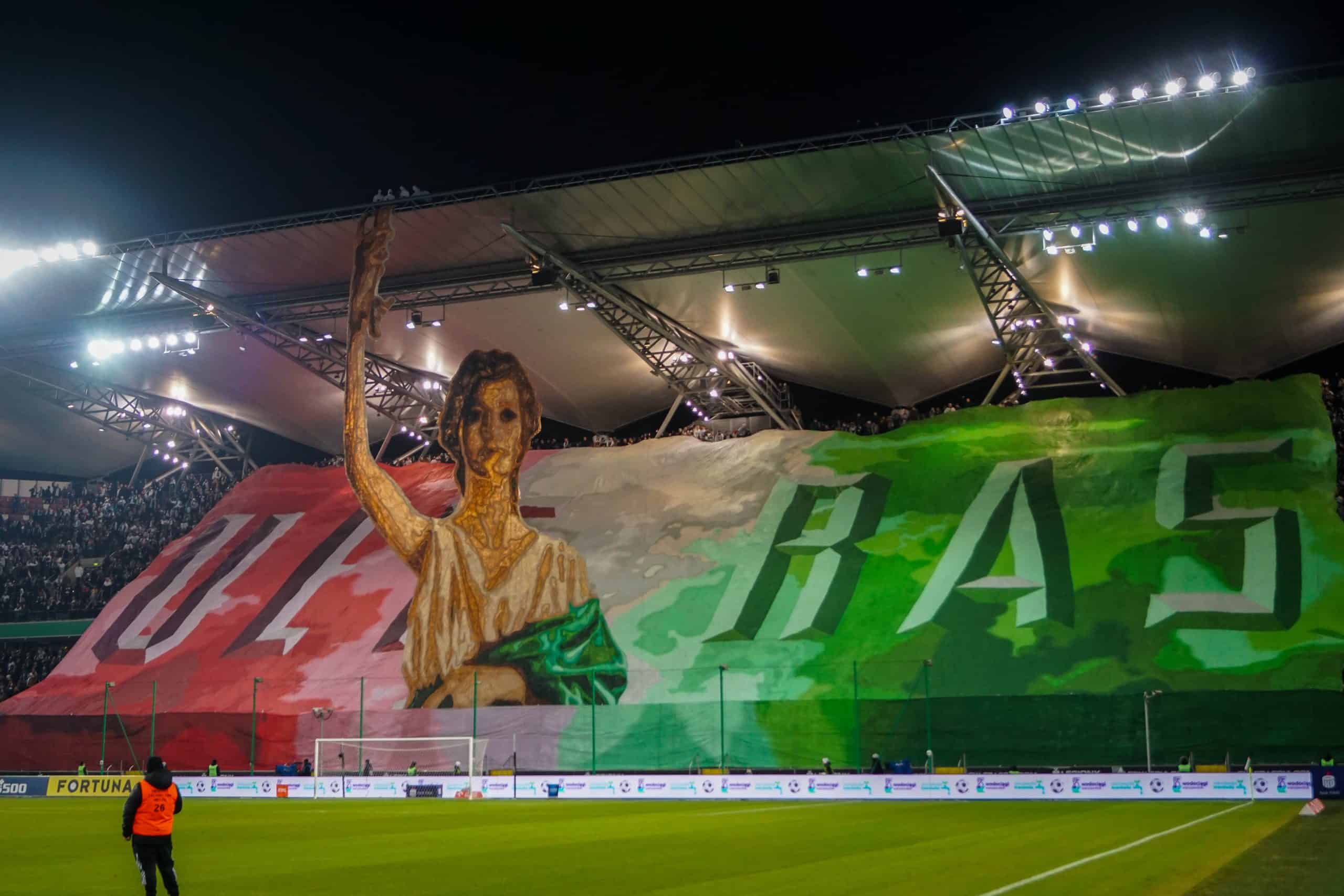 Poolse klassieker tussen Legia Warschau en Widzew Lodz keert terug met een knal