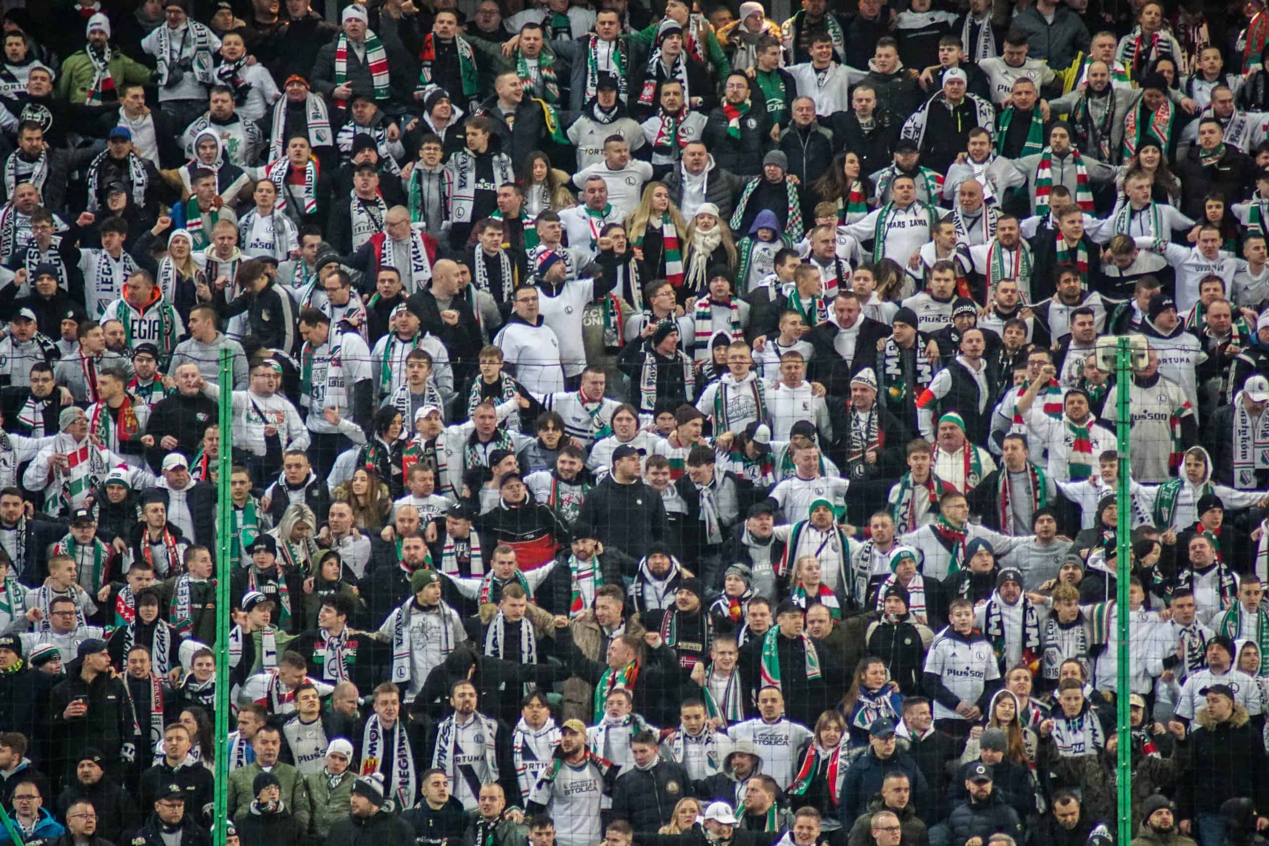 Poolse klassieker tussen Legia Warschau en Widzew Lodz keert terug met een knal