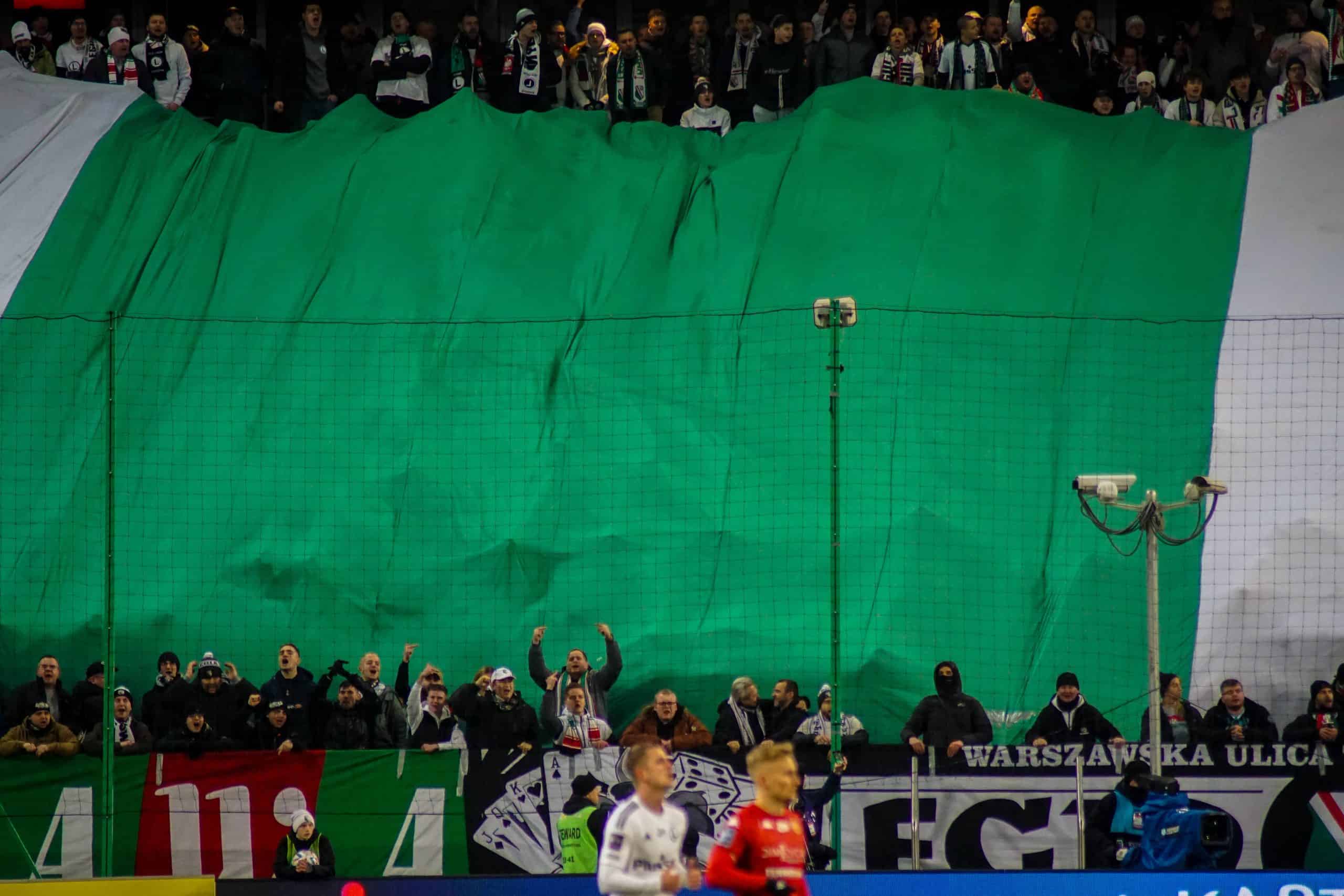 Poolse klassieker tussen Legia Warschau en Widzew Lodz keert terug met een knal