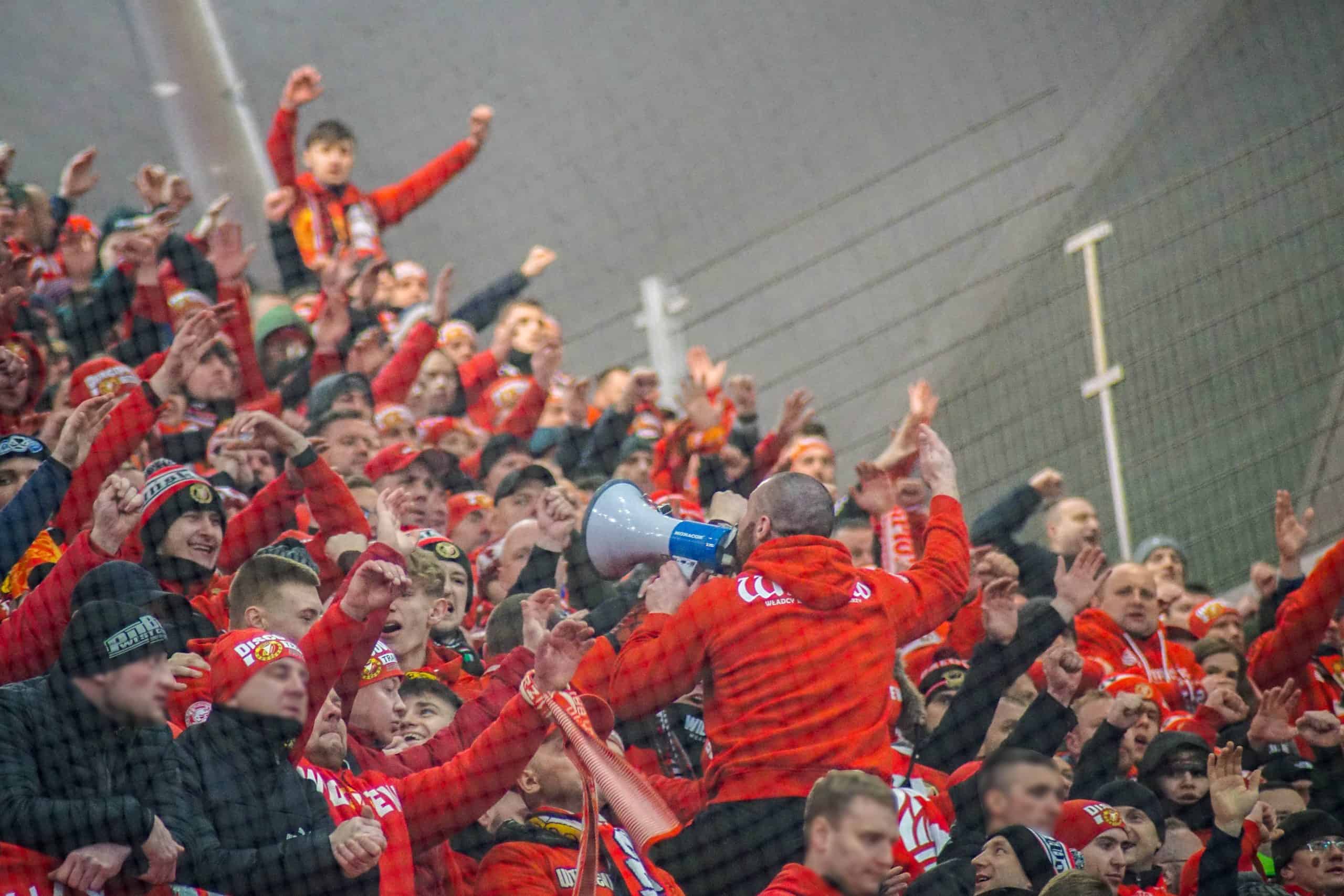 Poolse klassieker tussen Legia Warschau en Widzew Lodz keert terug met een knal